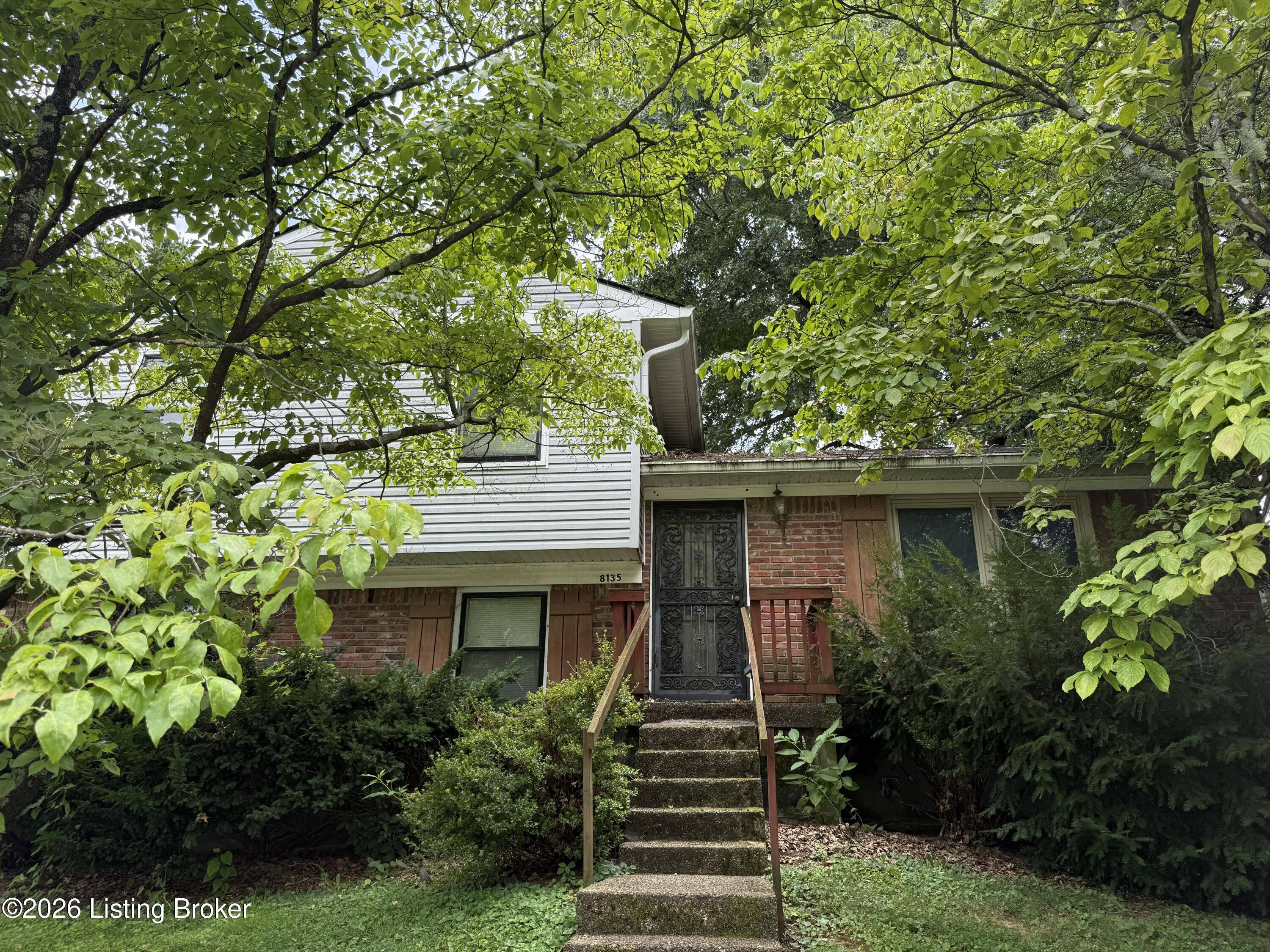 8135 Rochelle Rd Property Photo 1