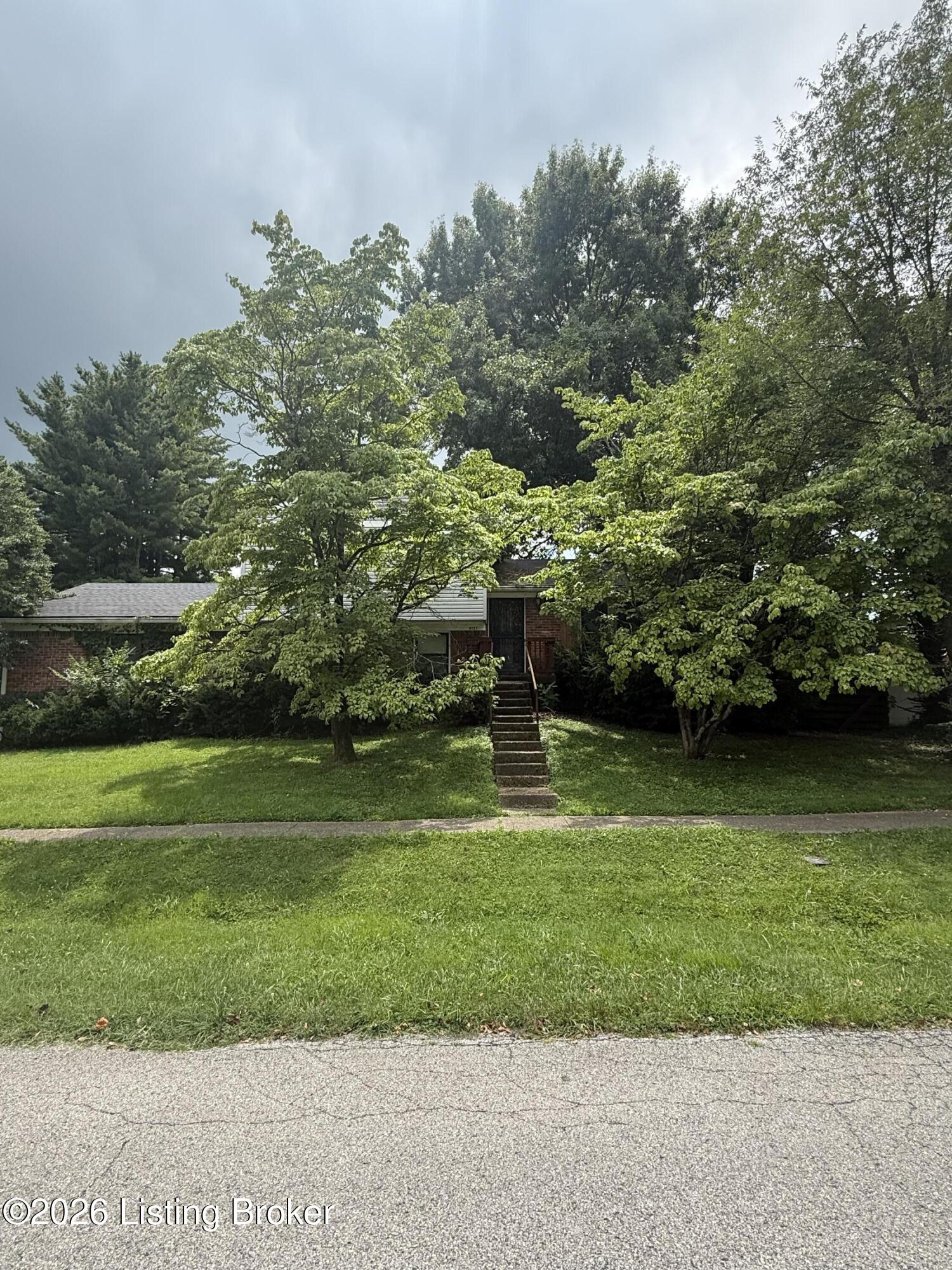8135 Rochelle Rd Property Photo 3