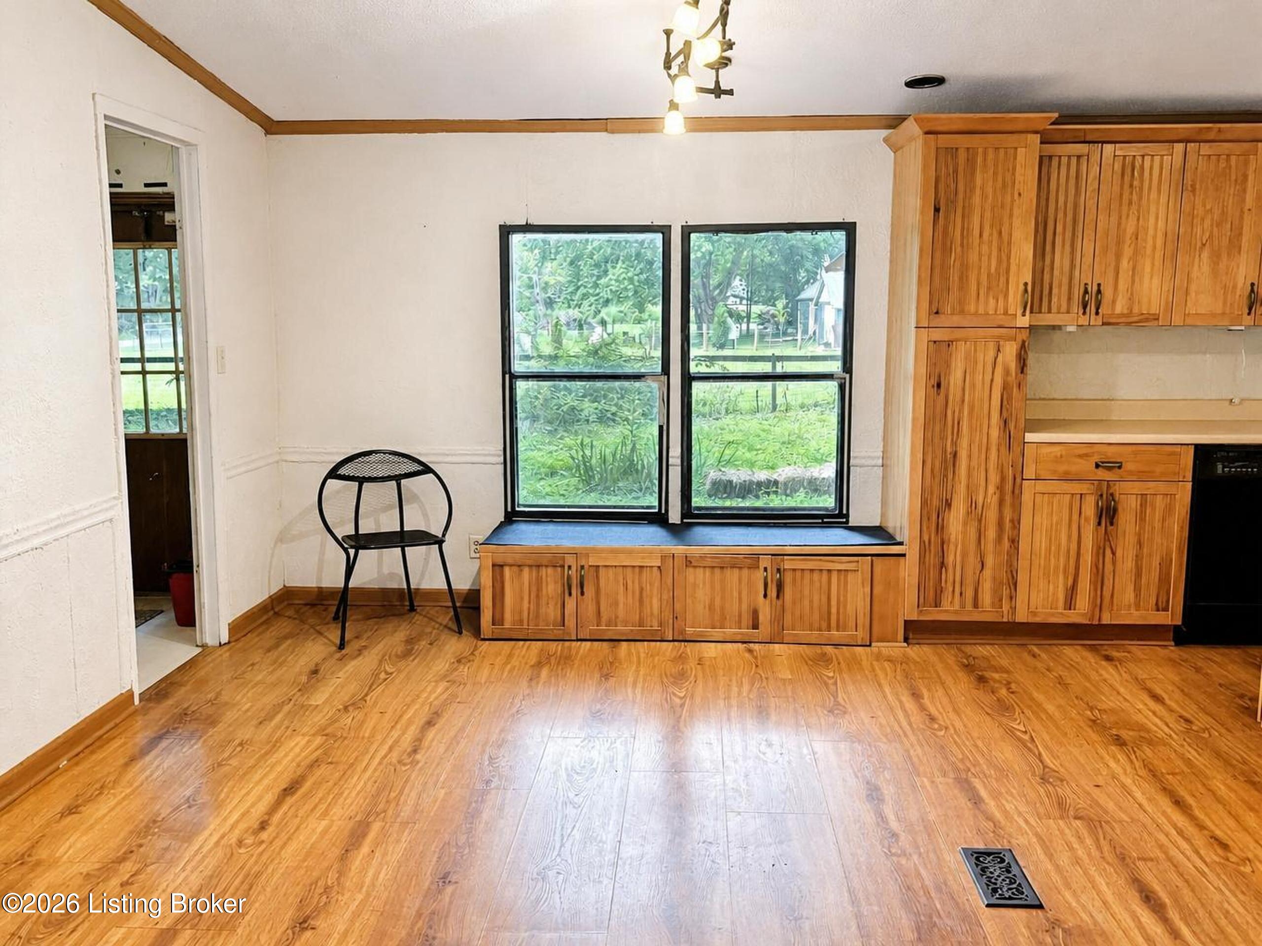 6405 4th St Property Photo 9
