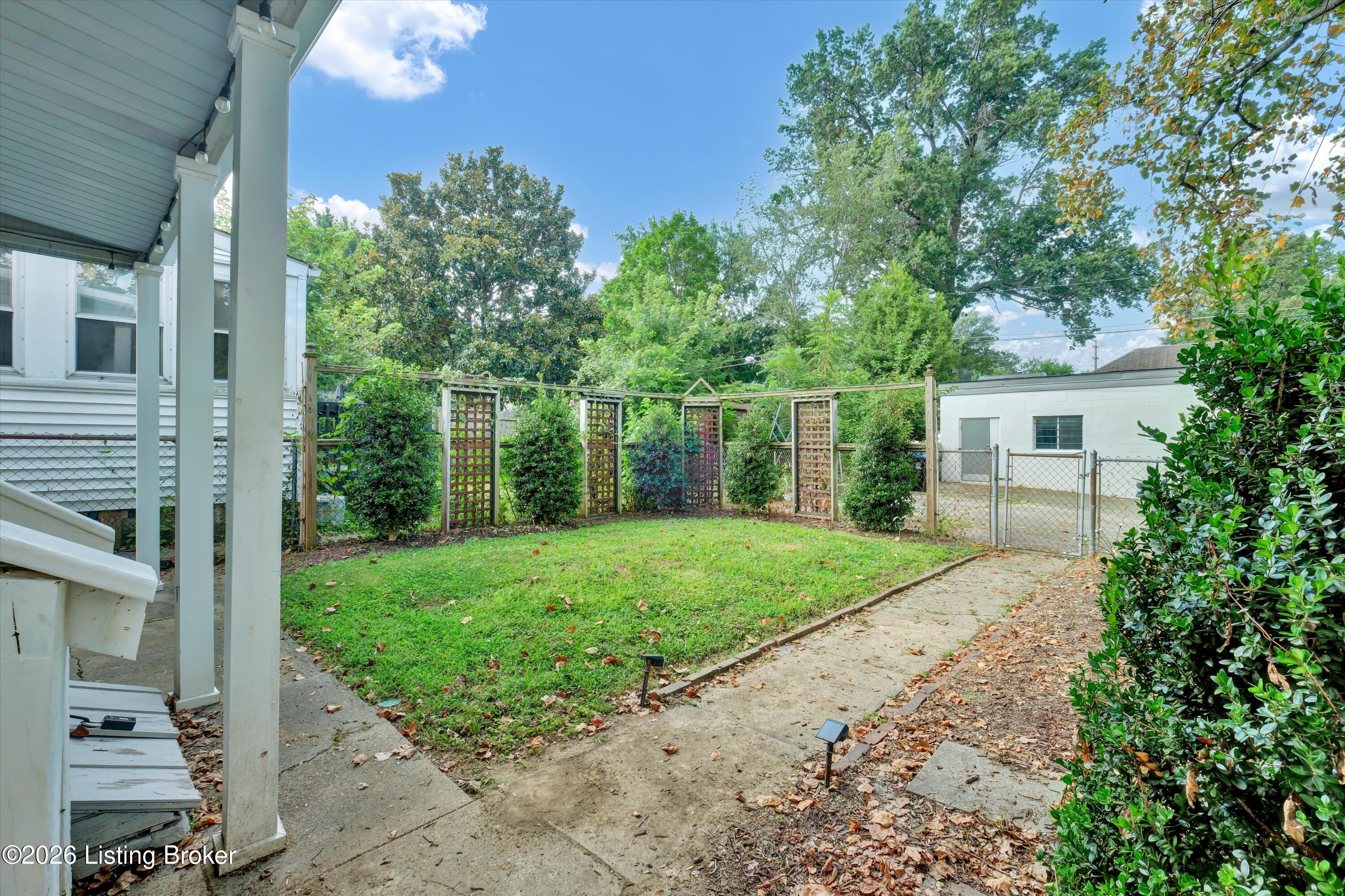 1100 Goss Ave Property Photo 32