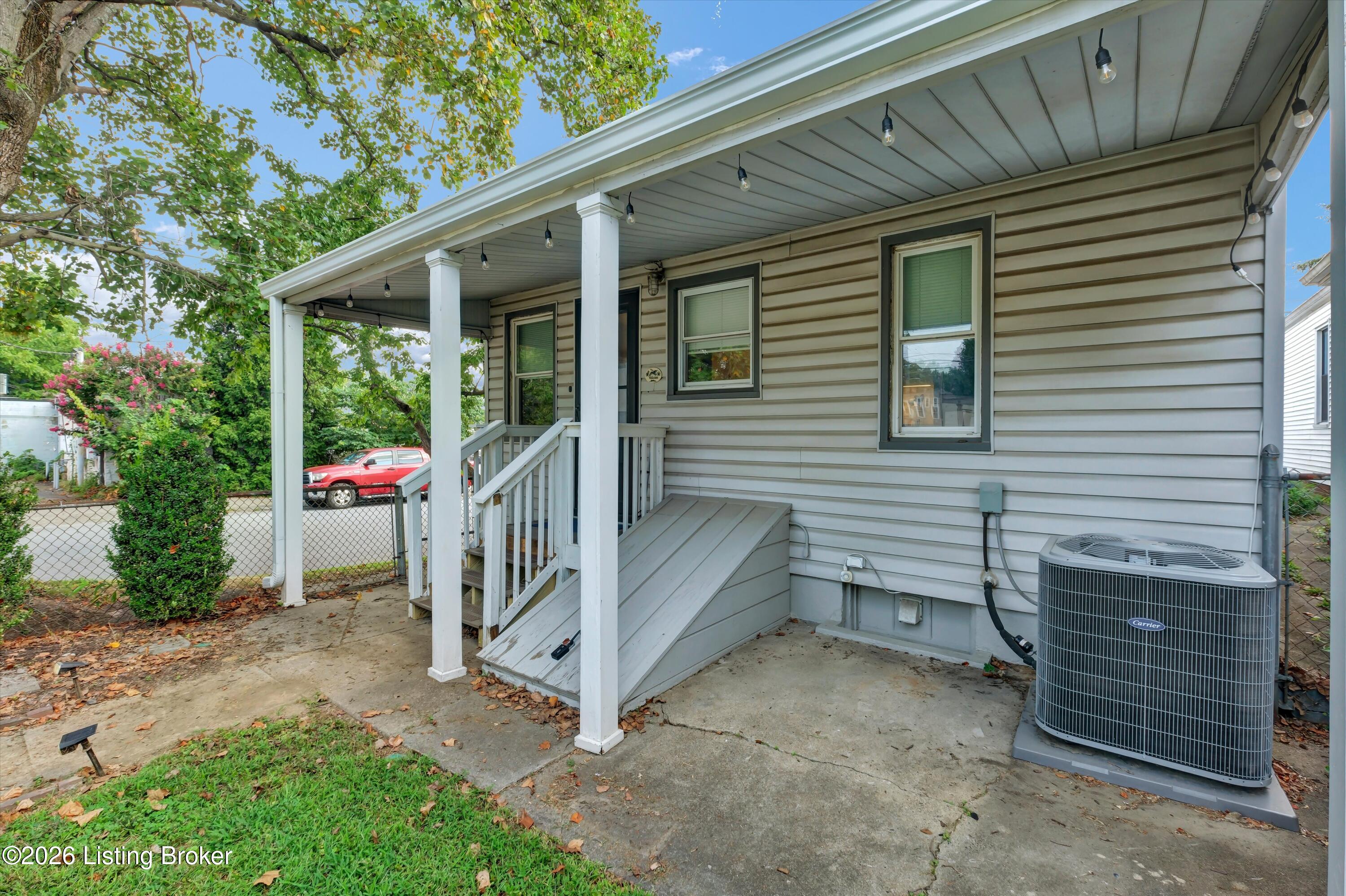 1100 Goss Ave Property Photo 34