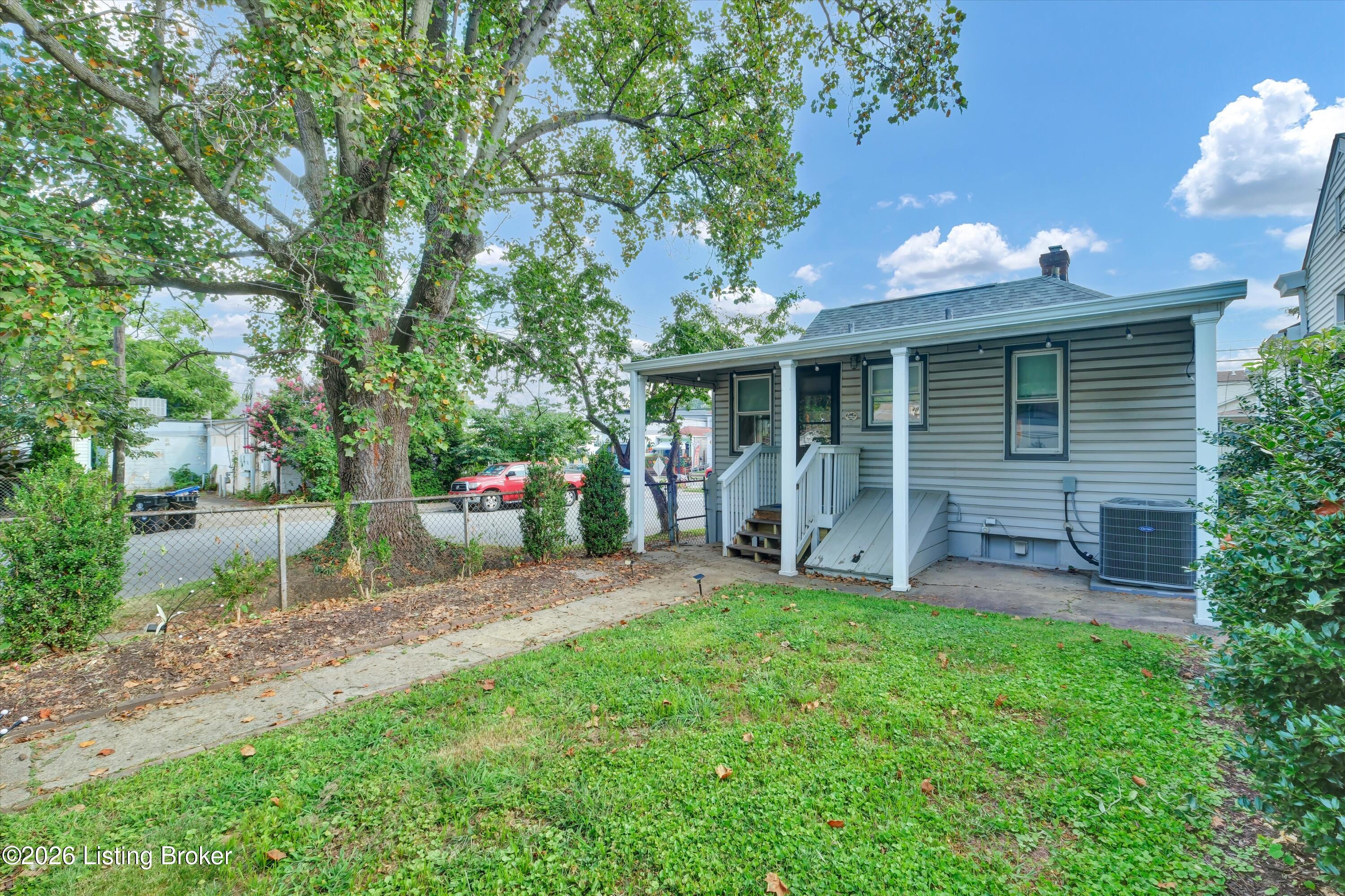 1100 Goss Ave Property Photo 35