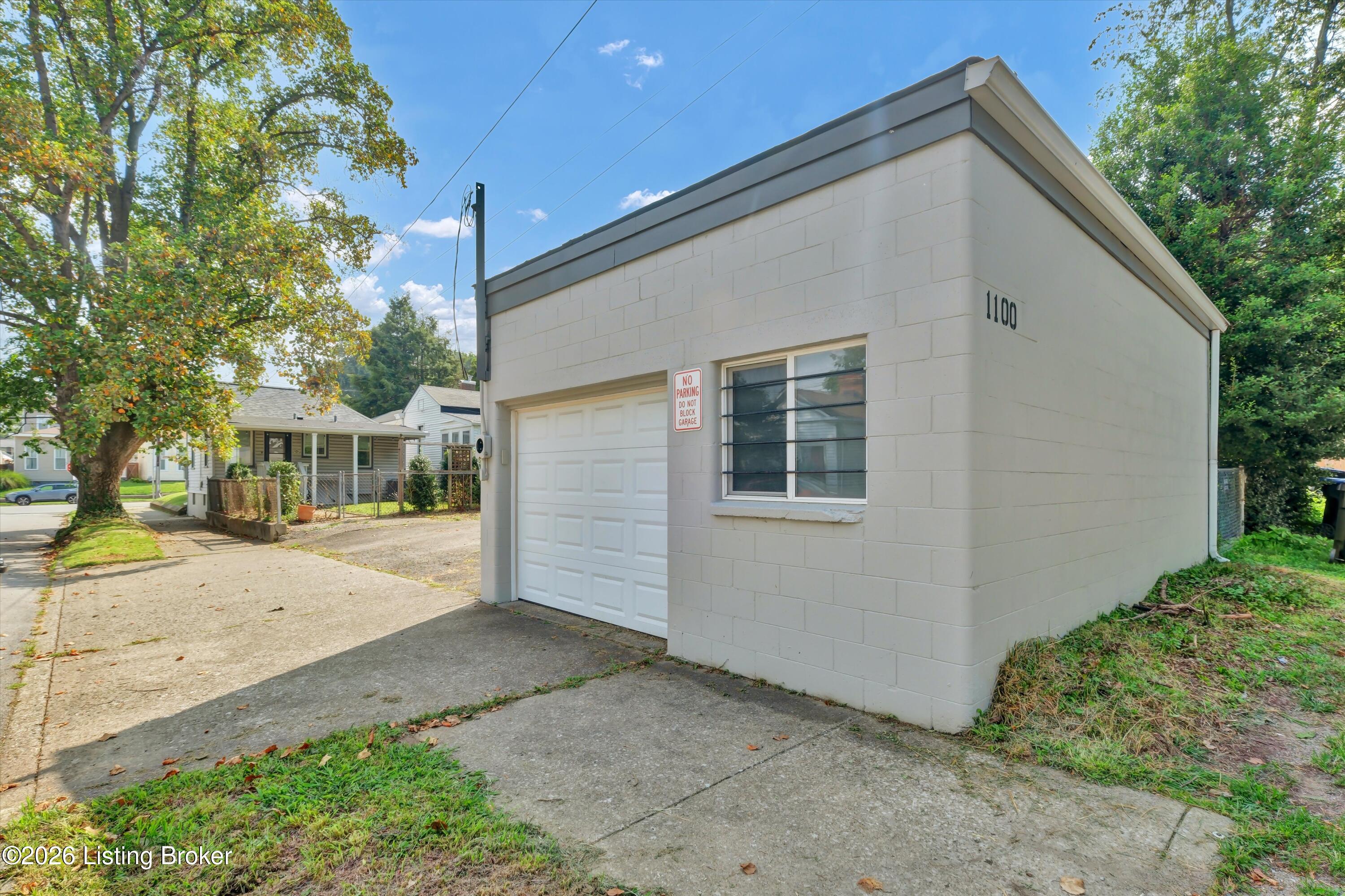 1100 Goss Ave Property Photo 40
