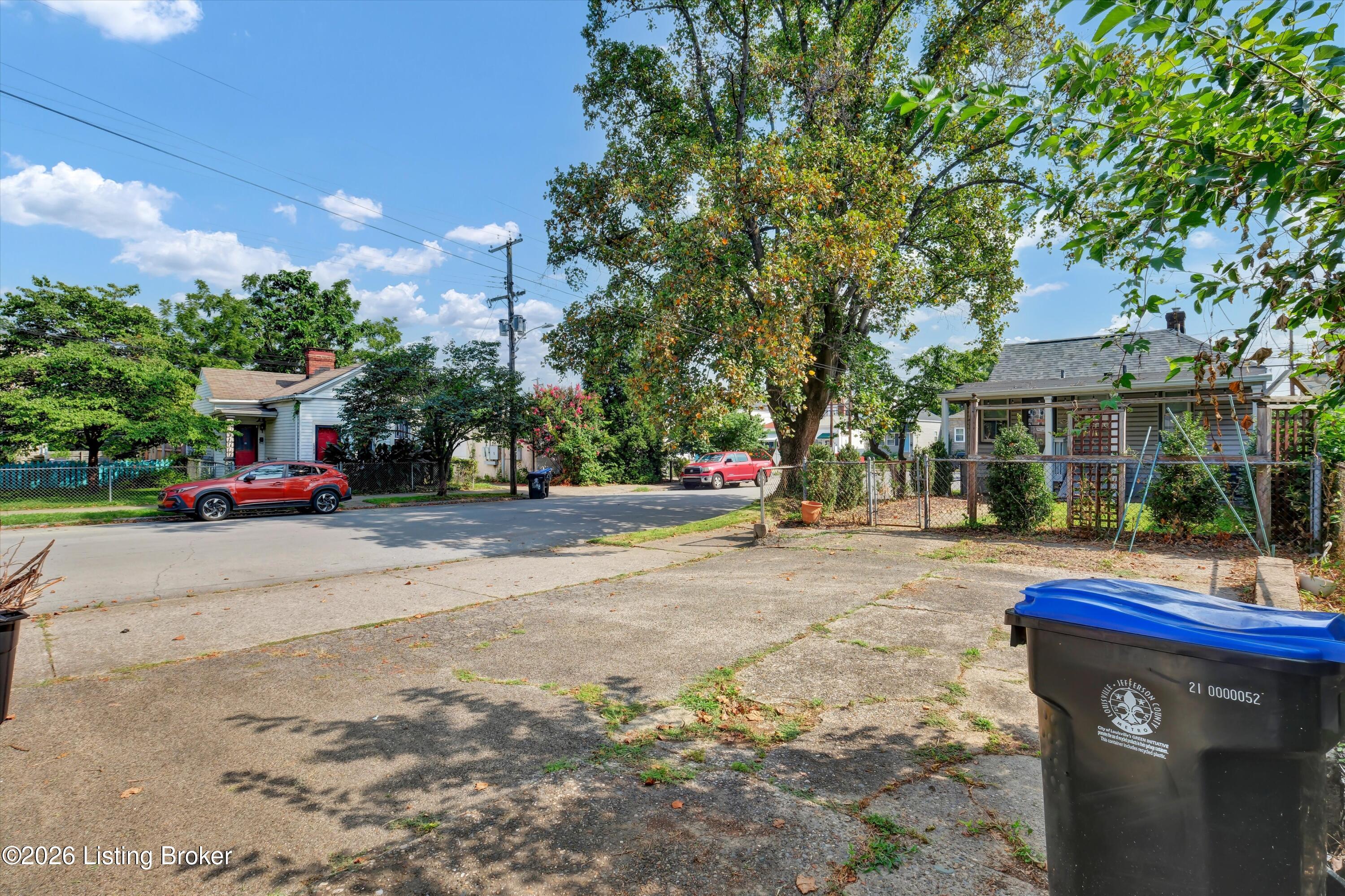 1100 Goss Ave Property Photo 41