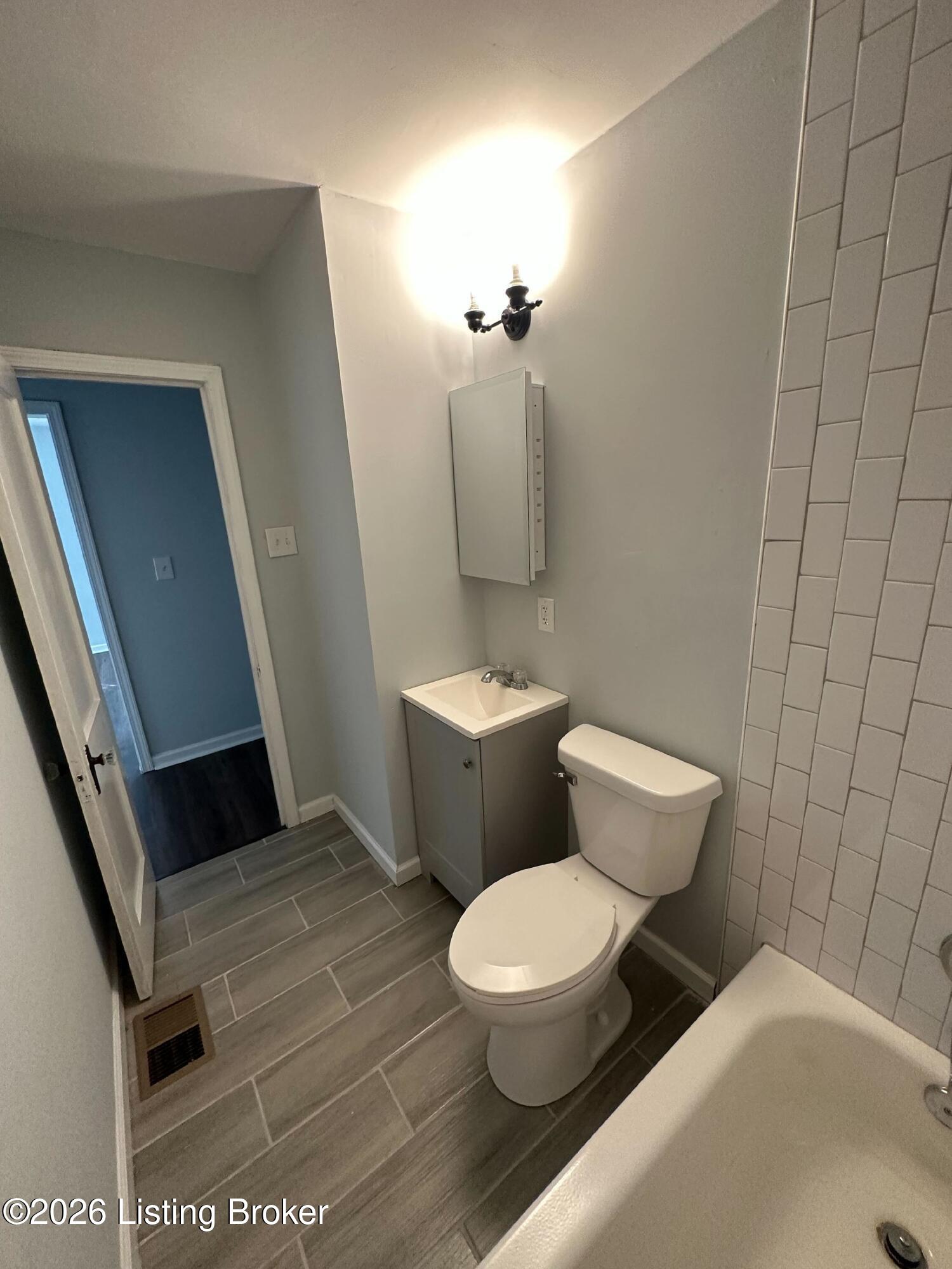 3526 Henry Ave Property Photo 4