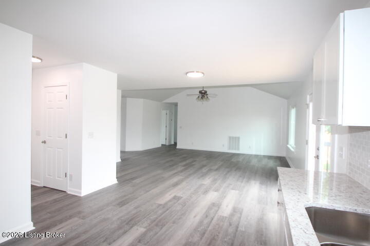 3104 Fawn Leap Dr Property Photo 7
