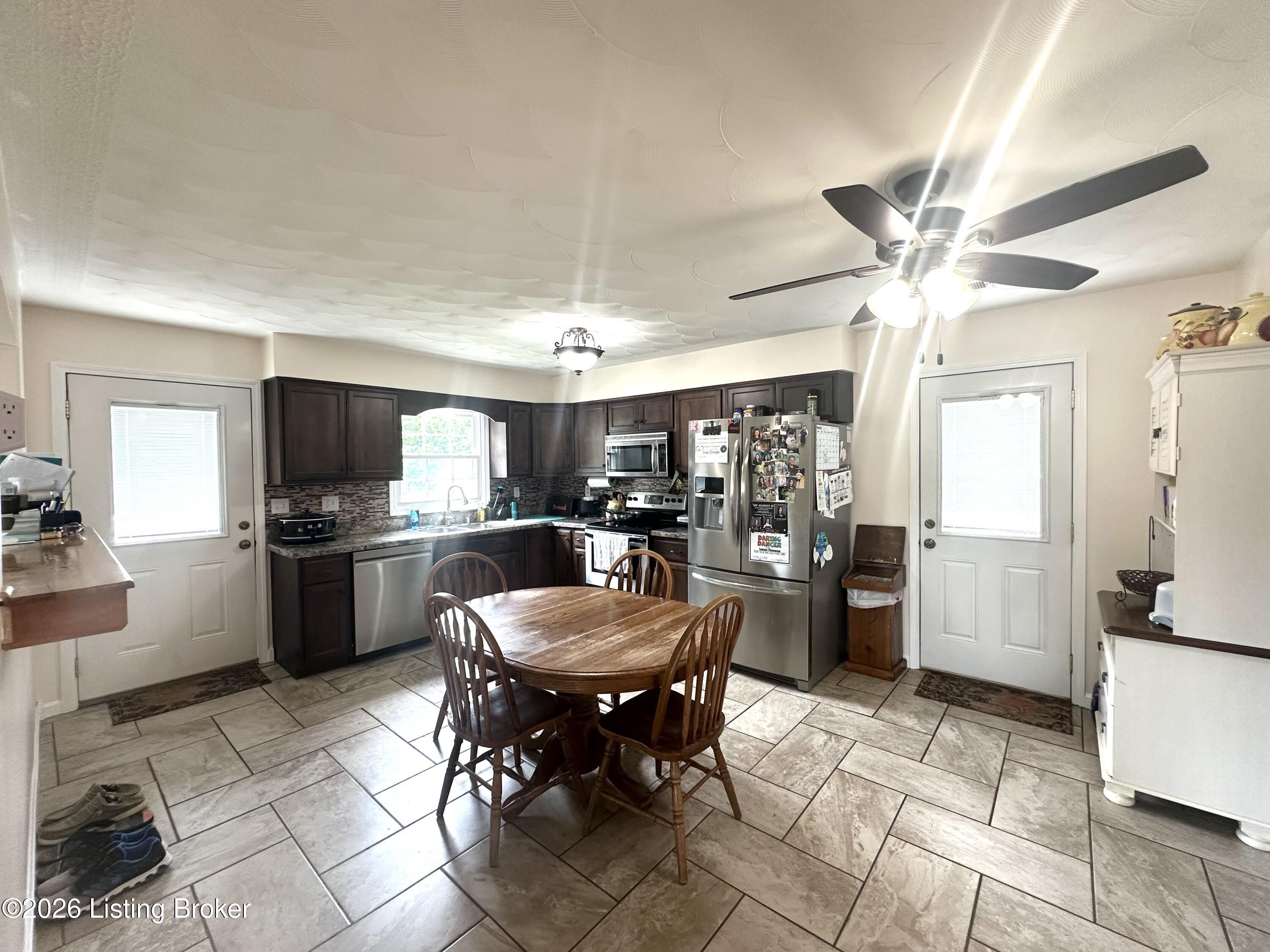 110 Pineview Dr Property Photo 5