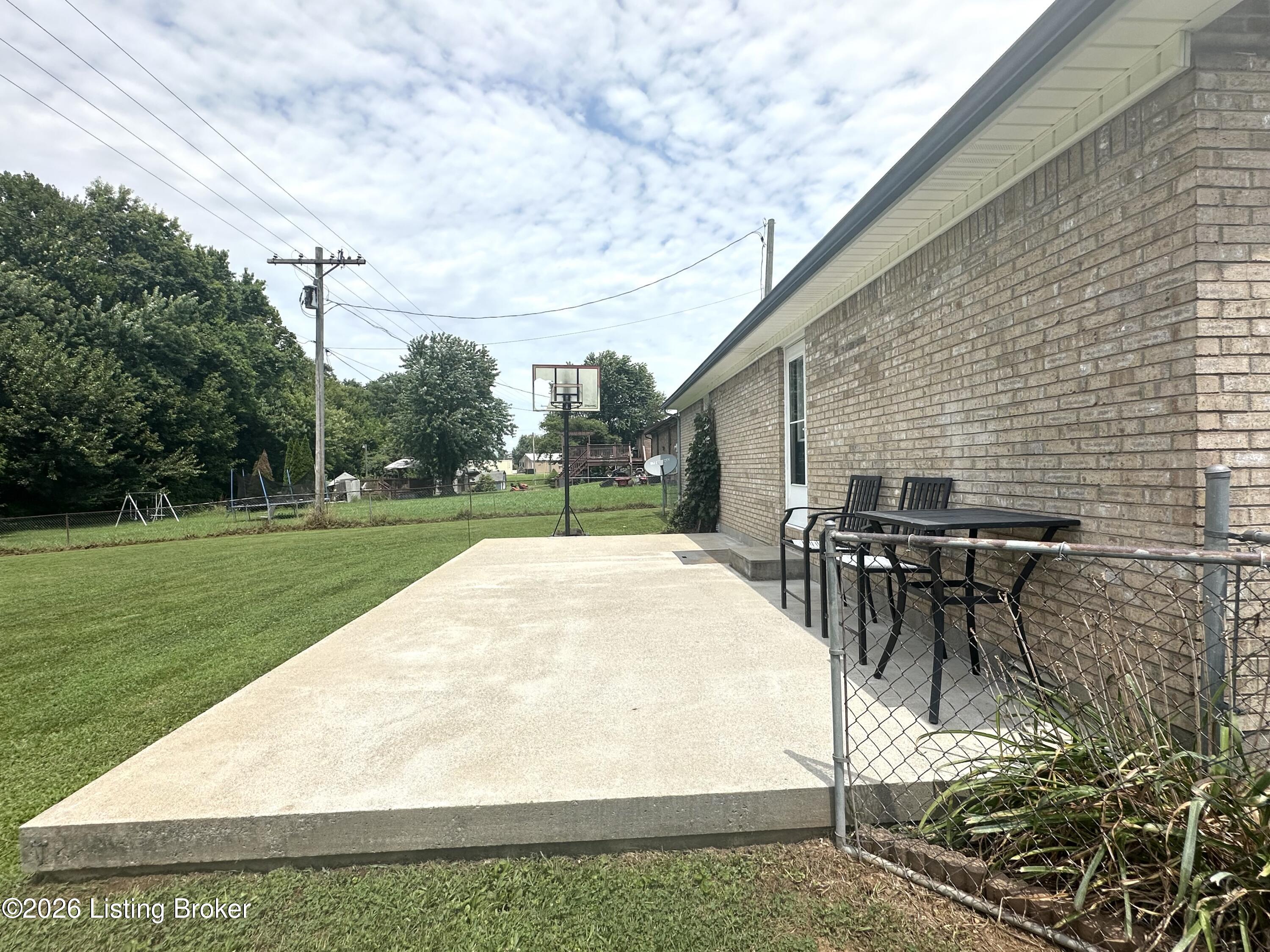 110 Pineview Dr Property Photo 15