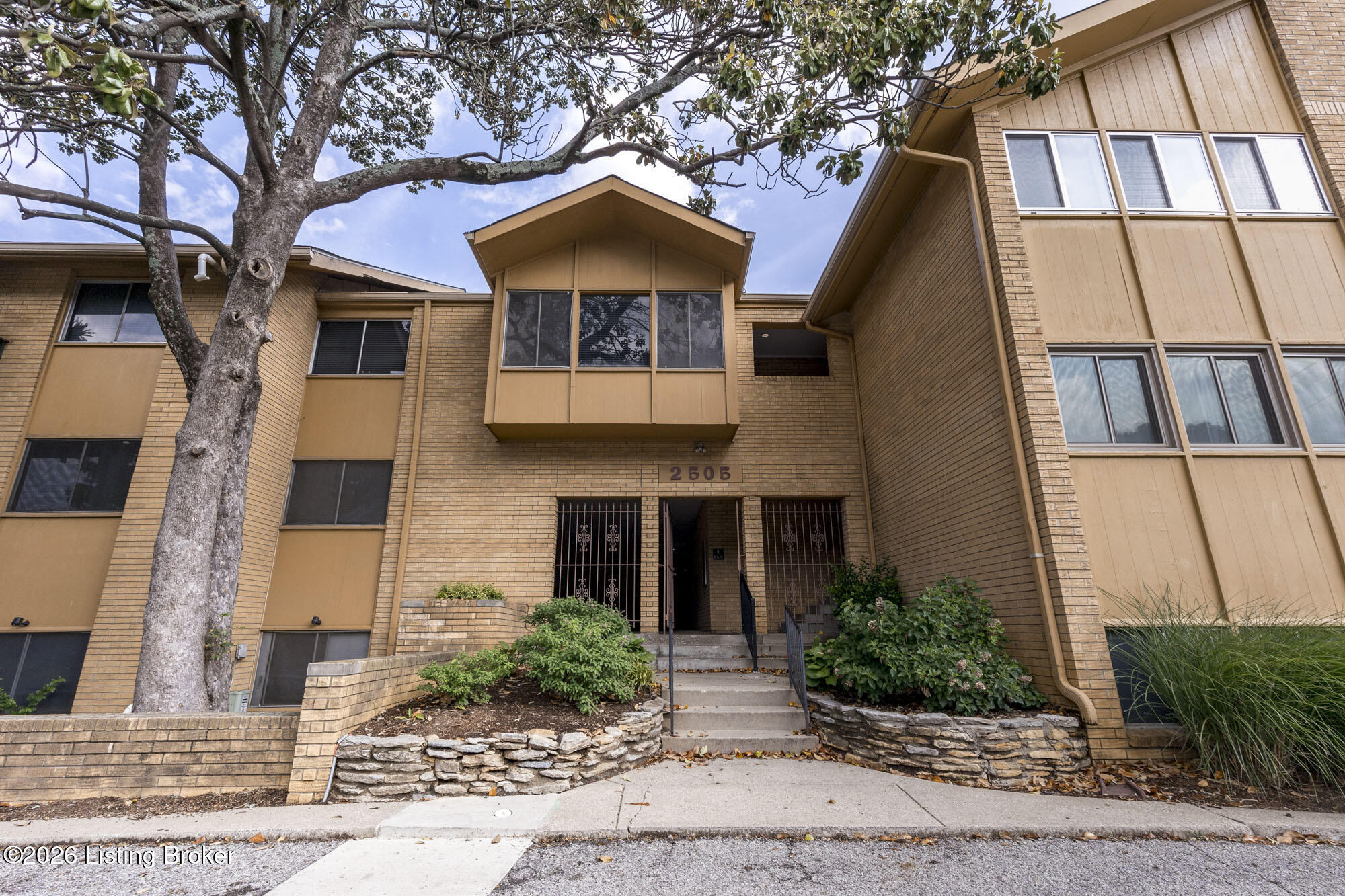2505 Brownsboro Rd Apt B5 Property Photo 1