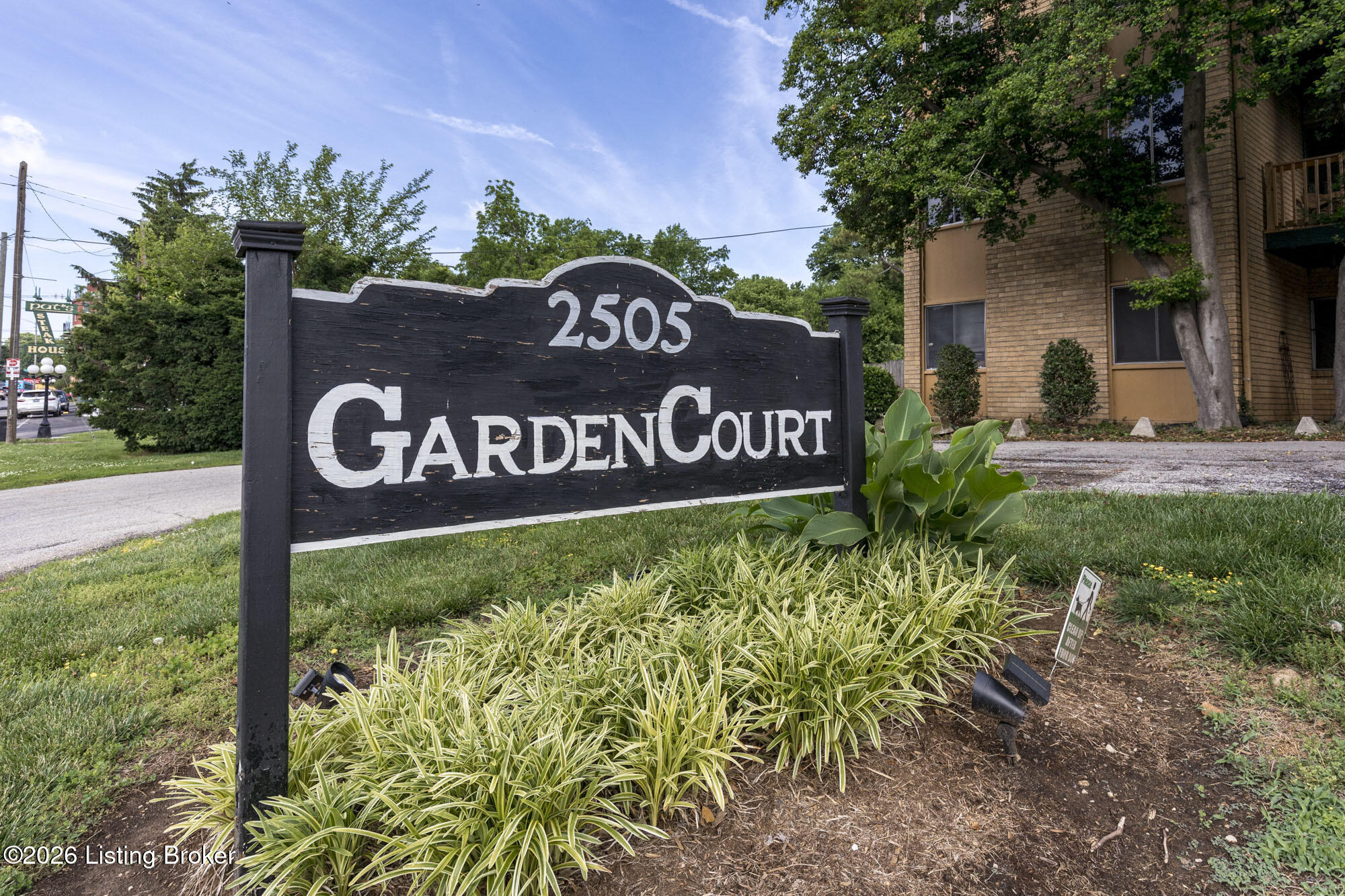 2505 Brownsboro Rd Apt B5 Property Photo 2