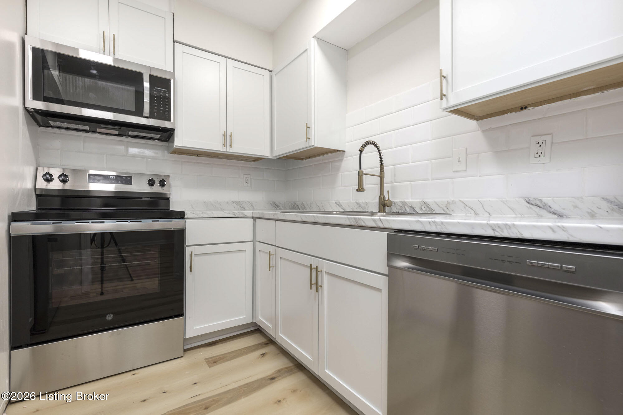 2505 Brownsboro Rd Apt B5 Property Photo 9