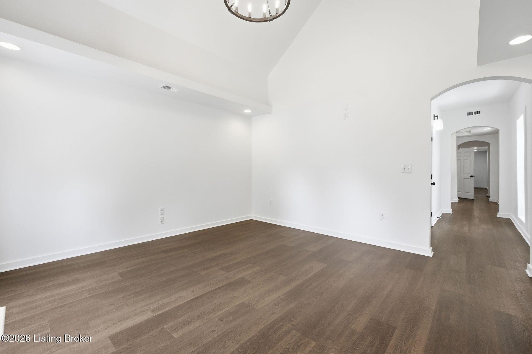 3012 Montana Ave Property Photo 3