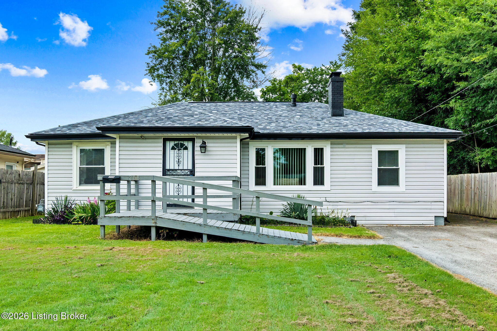 208 Downes Ln Property Photo 1