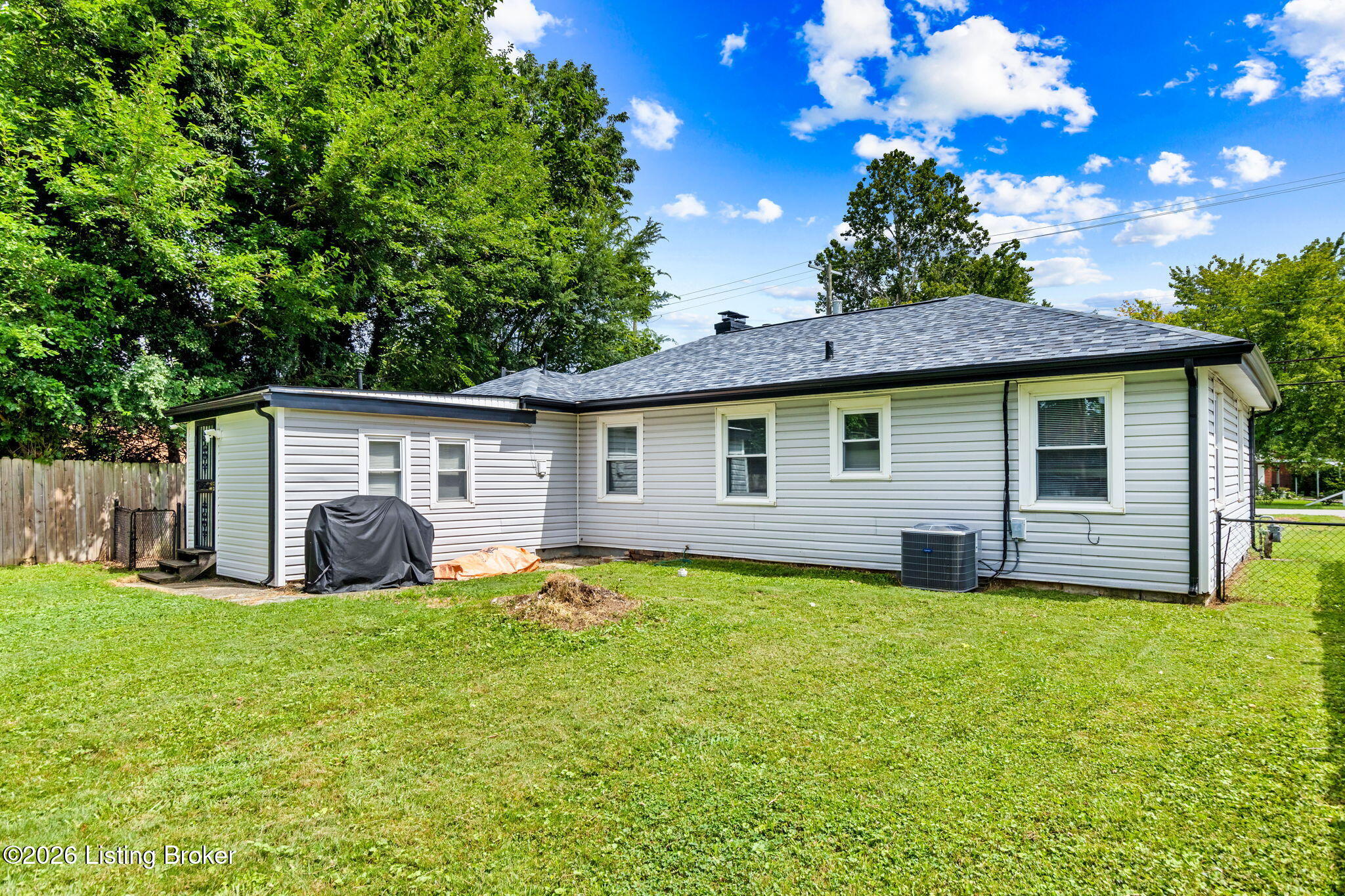 208 Downes Ln Property Photo 5