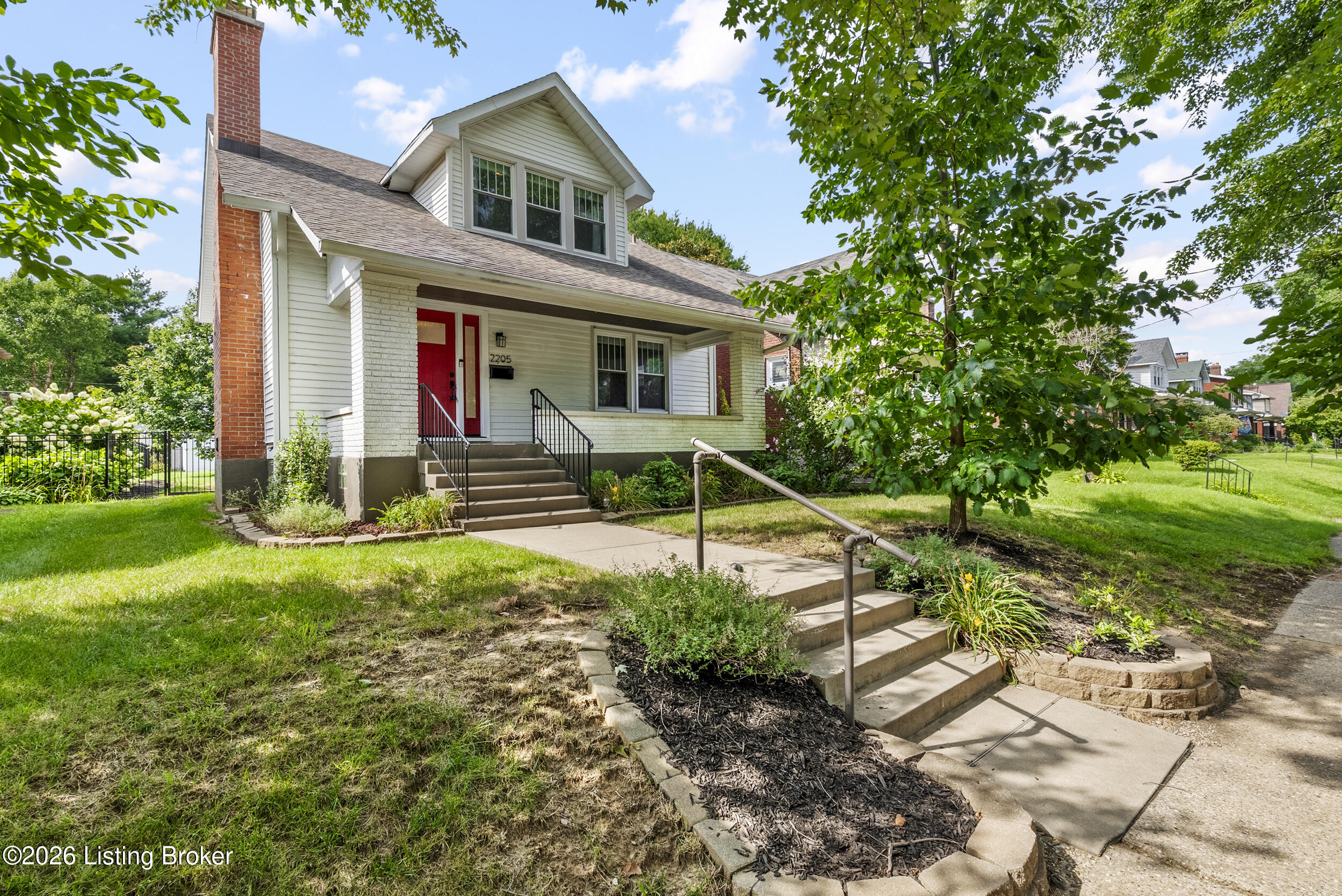 2205 Weber Ave Property Photo 2