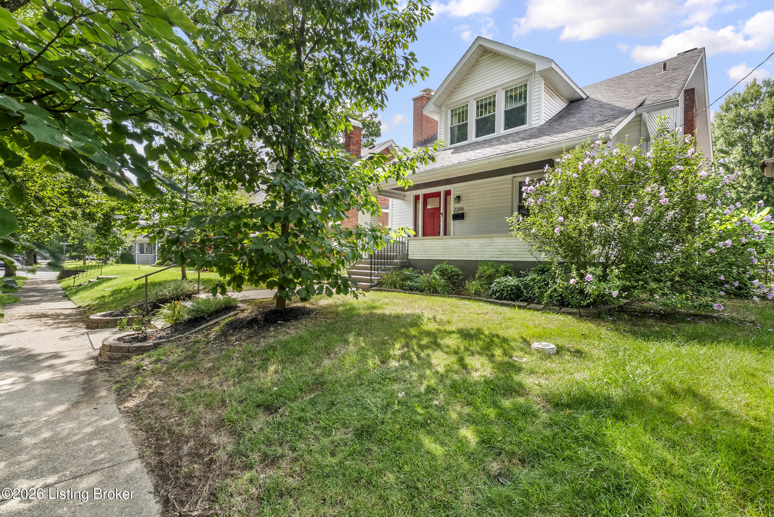 2205 Weber Ave Property Photo 3