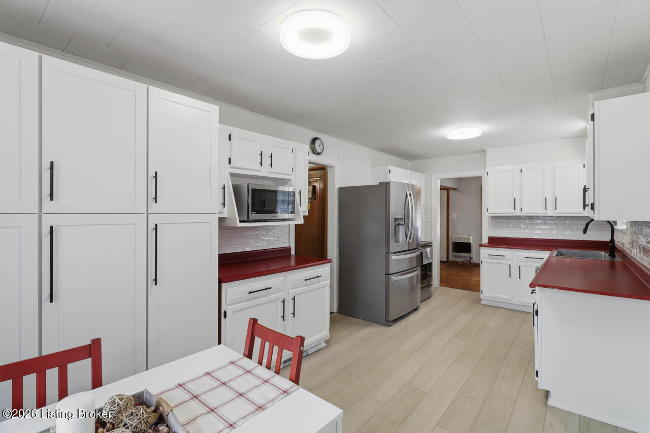 177 N Church St Property Photo 14