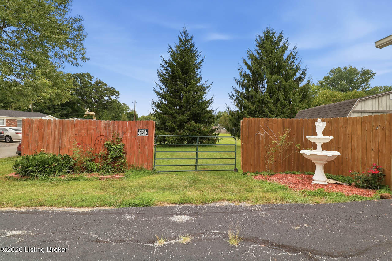 177 N Church St Property Photo 45