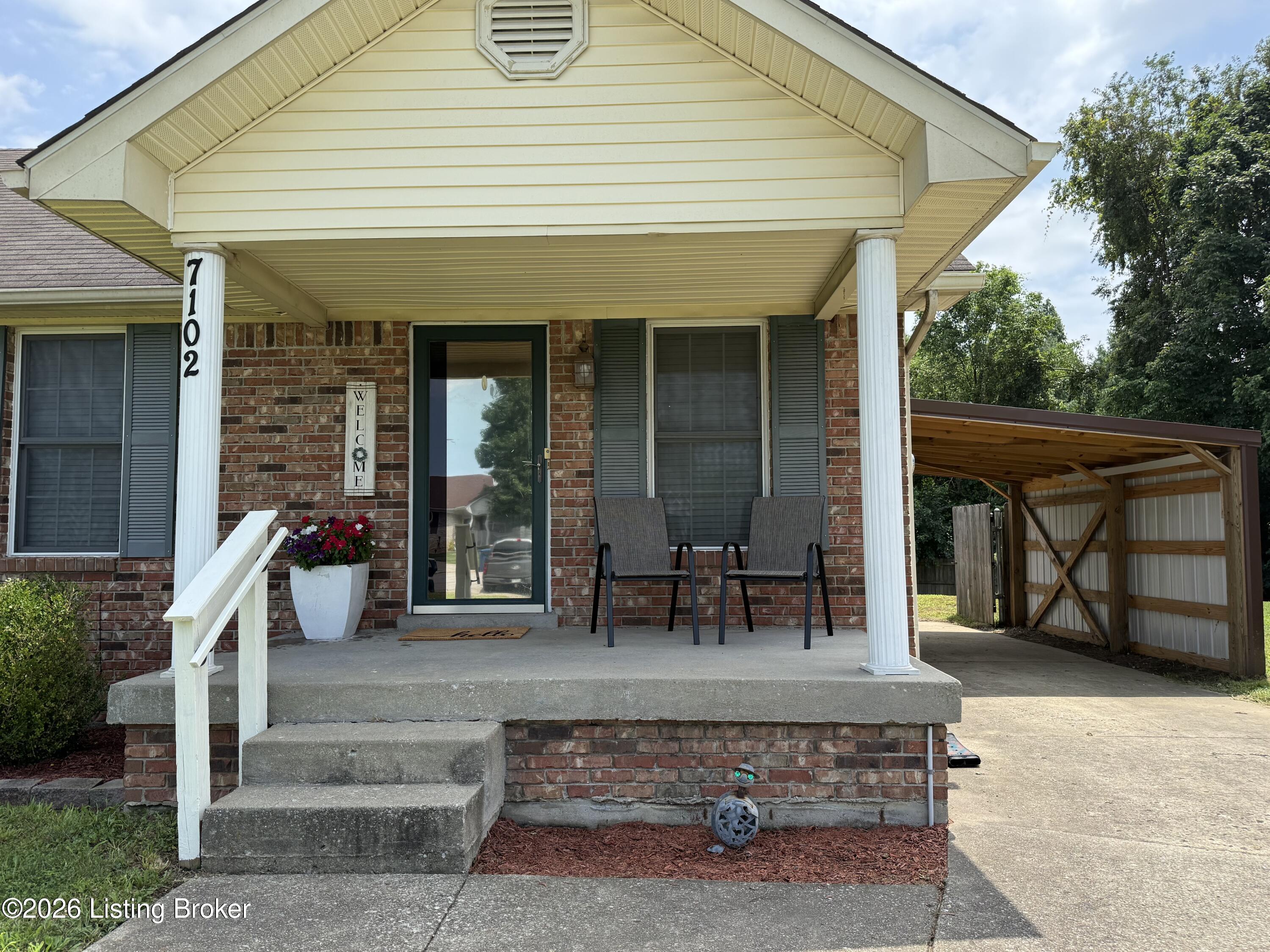 7102 Brook Garden Pl Property Photo 2