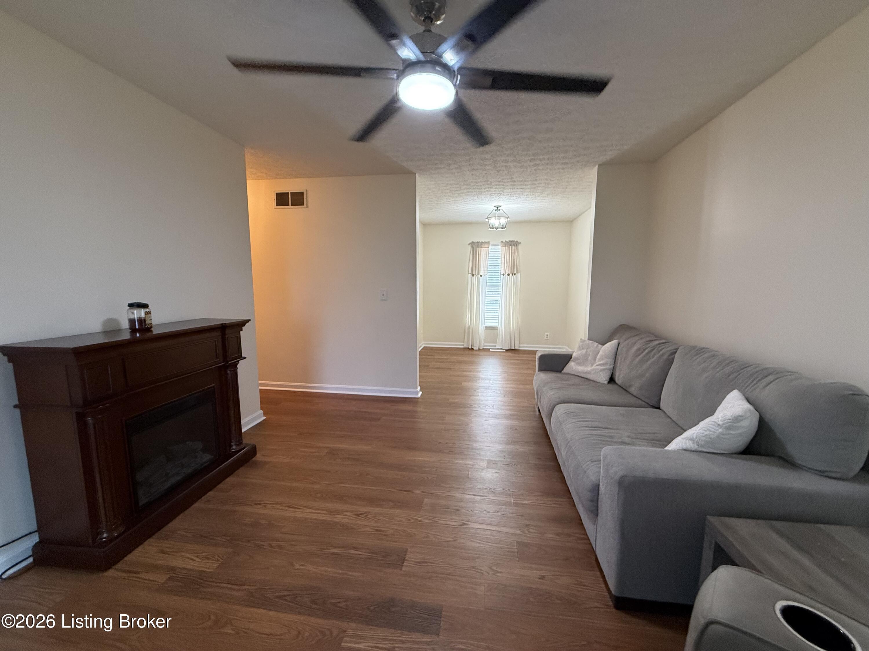 7102 Brook Garden Pl Property Photo 5