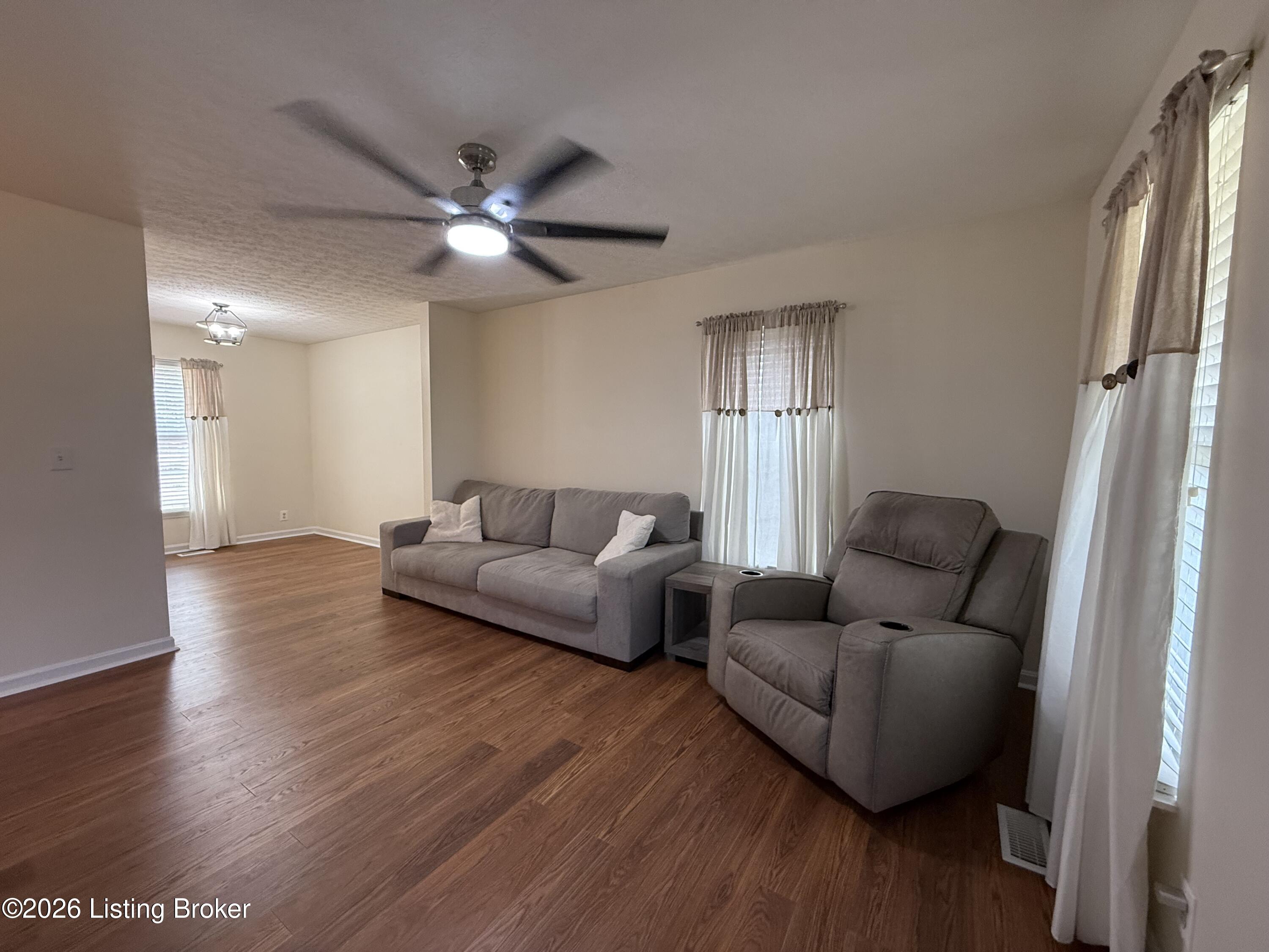 7102 Brook Garden Pl Property Photo 6