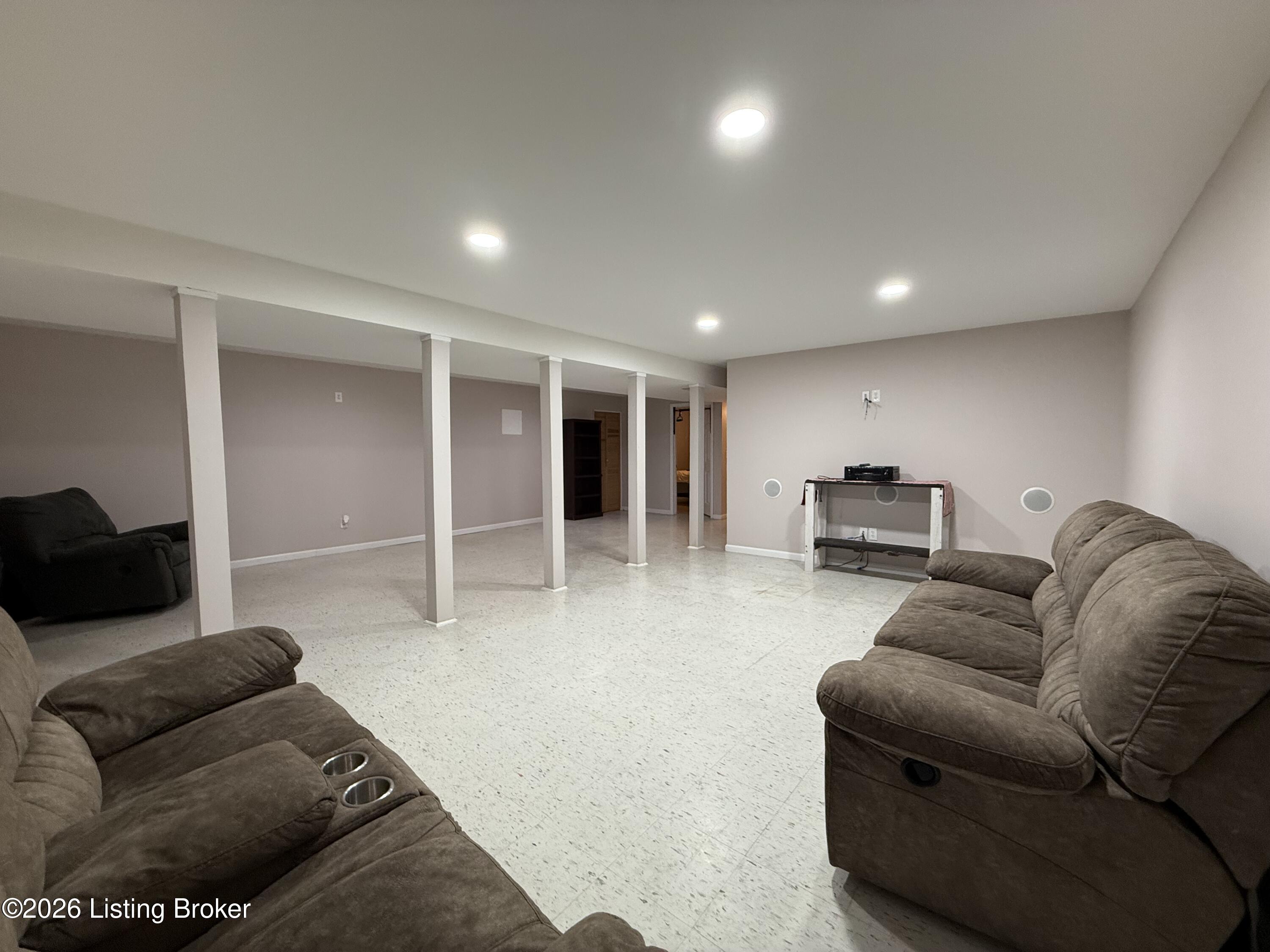 7102 Brook Garden Pl Property Photo 24