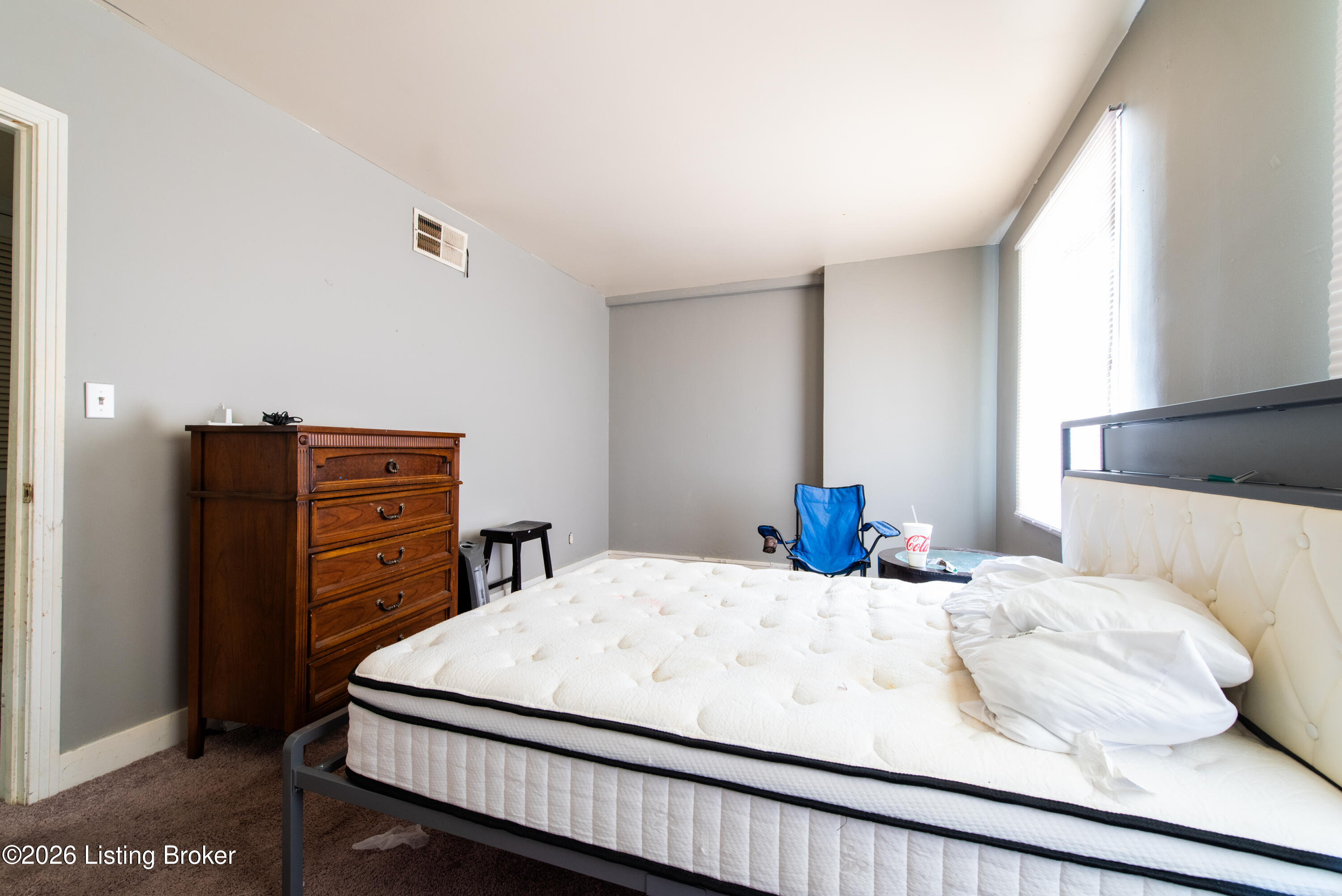 1 College Ct Property Photo 10