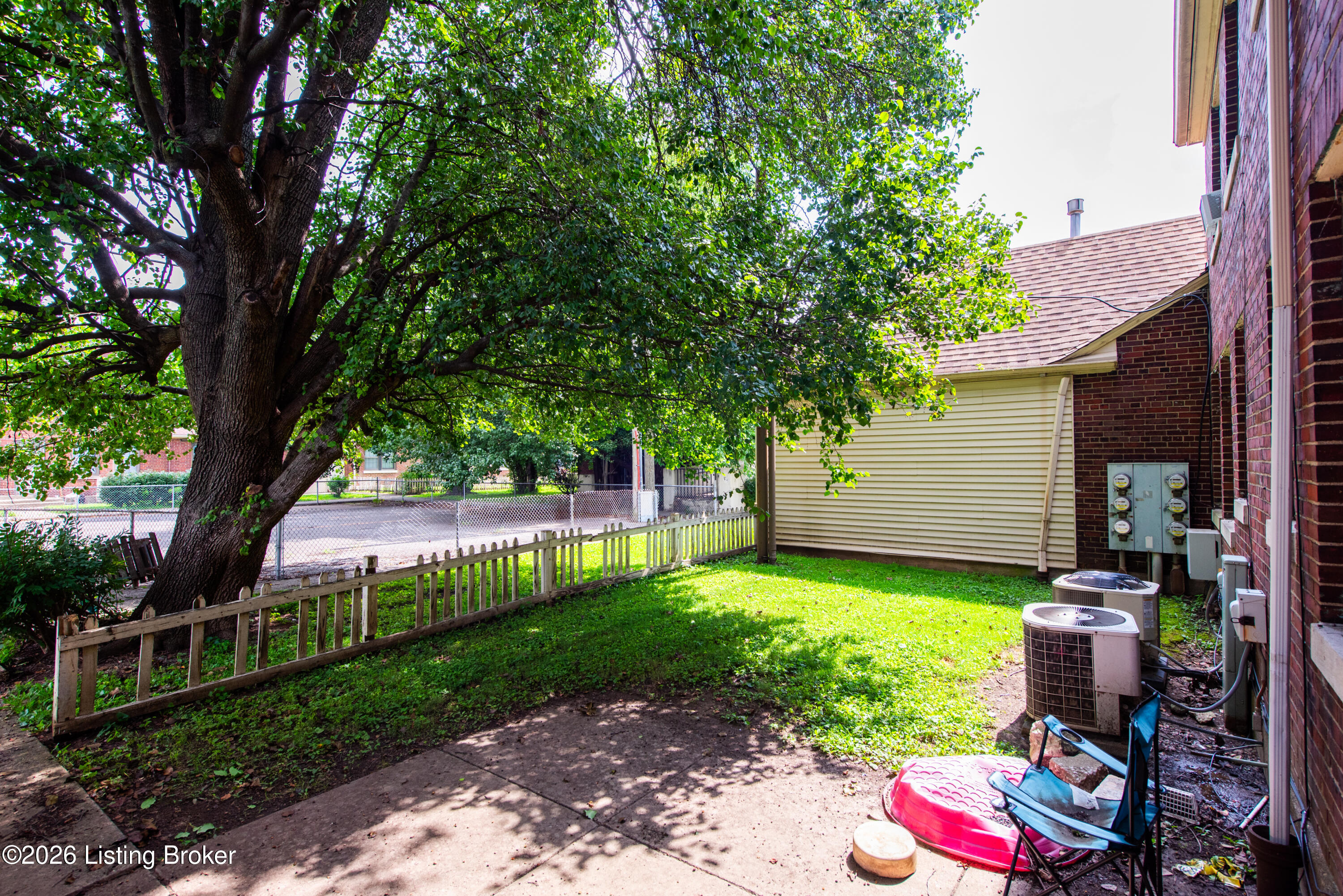 1 College Ct Property Photo 18