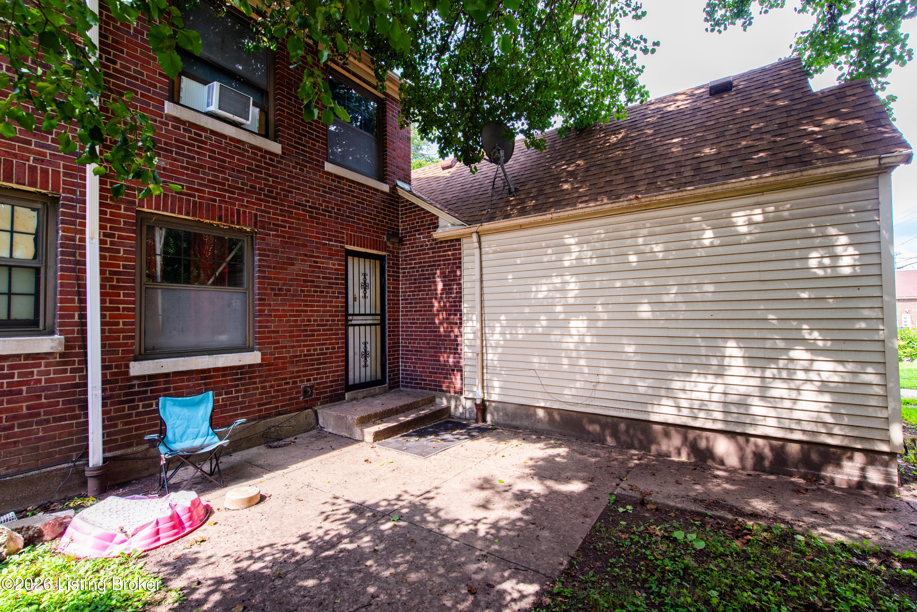 1 College Ct Property Photo 19