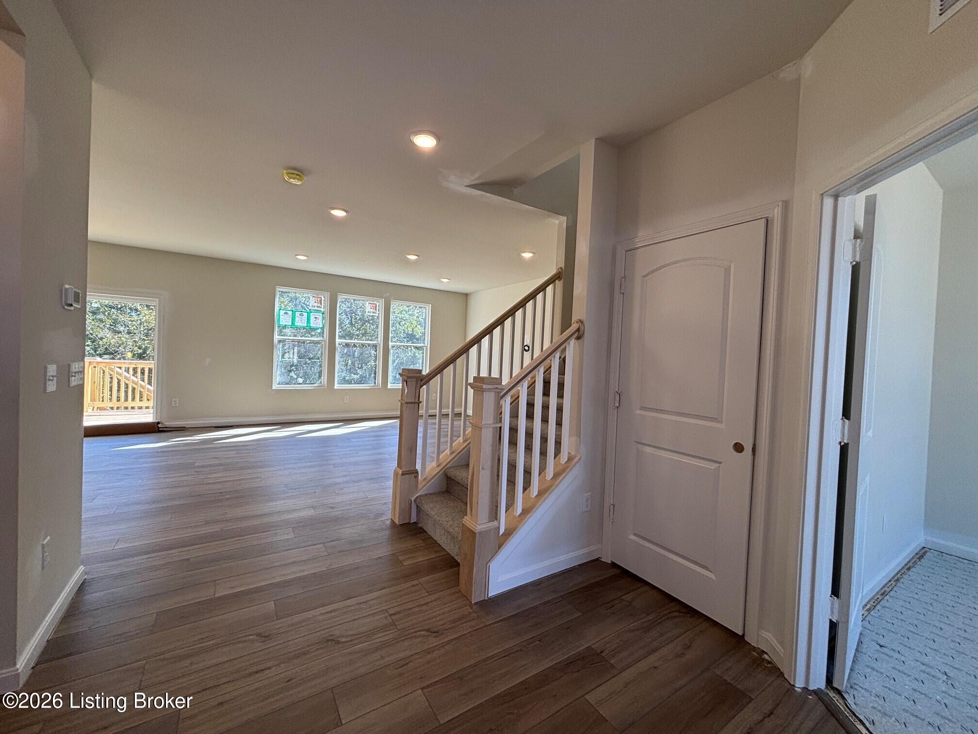 1020 Dry Run Ct Property Photo 2