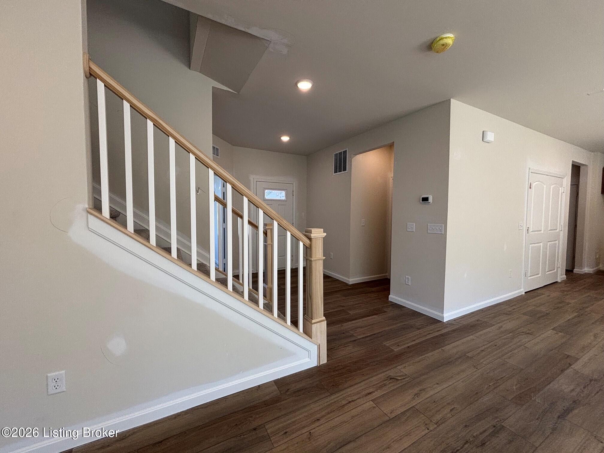 1020 Dry Run Ct Property Photo 3