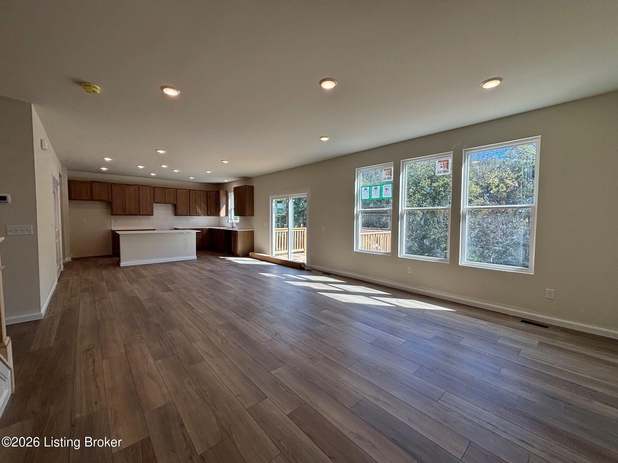 1020 Dry Run Ct Property Photo 4
