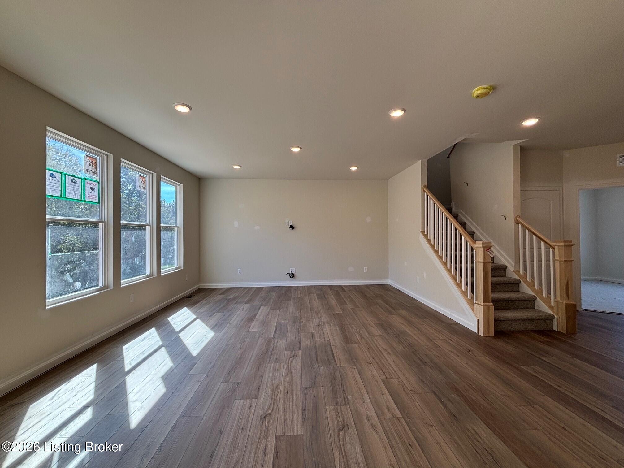 1020 Dry Run Ct Property Photo 6