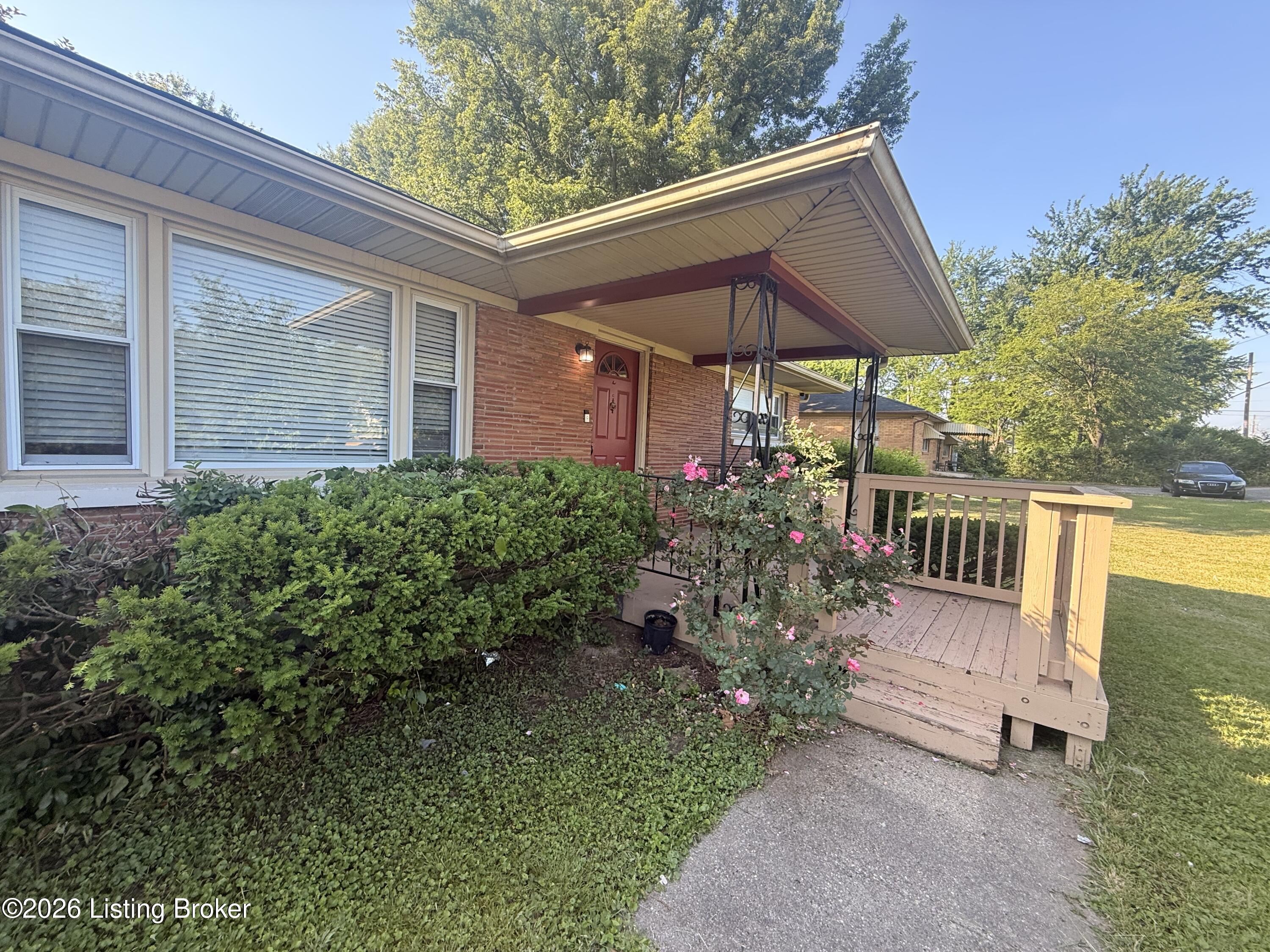 4639 Cane Run Rd Property Photo 4