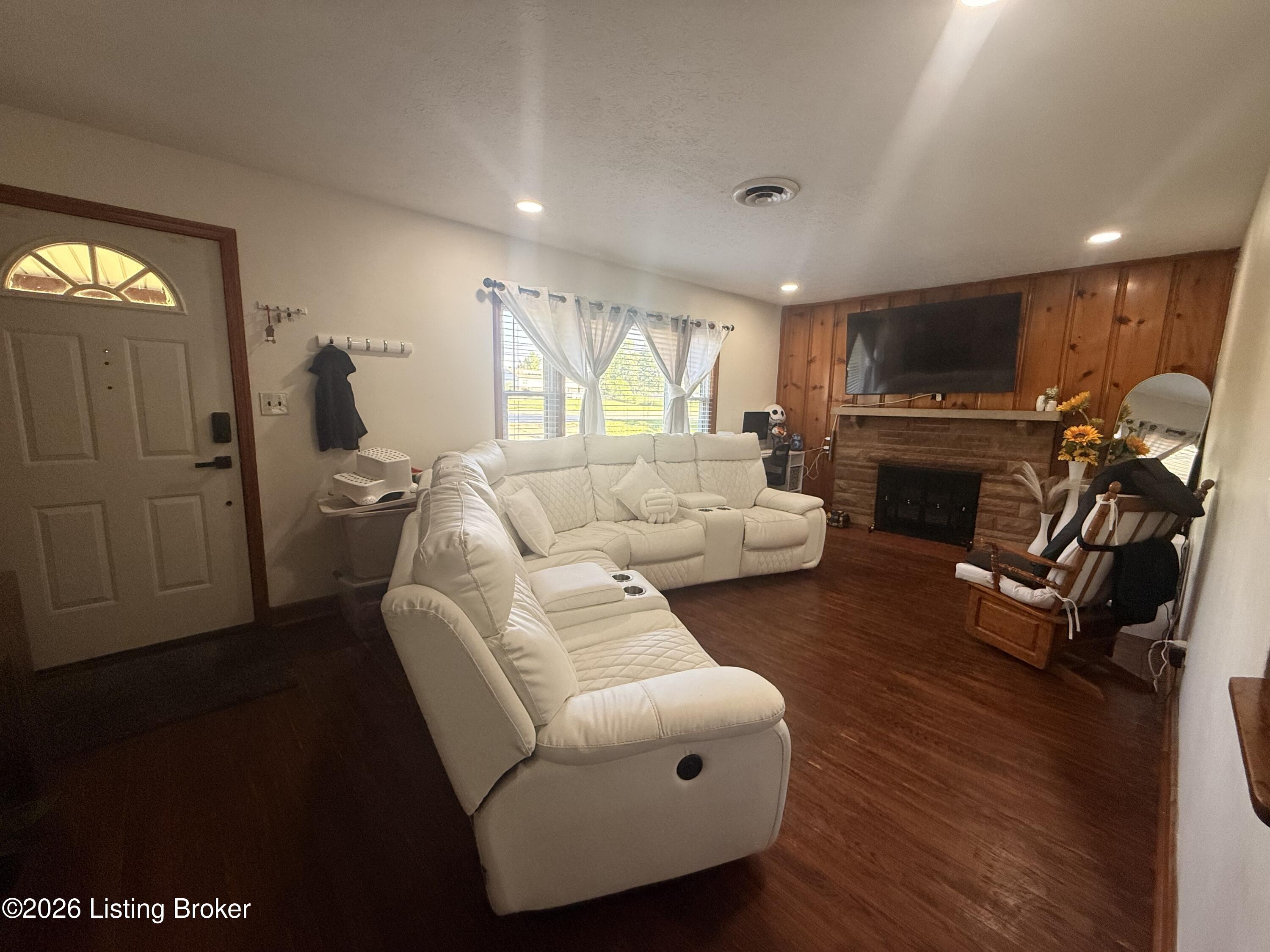 4639 Cane Run Rd Property Photo 5