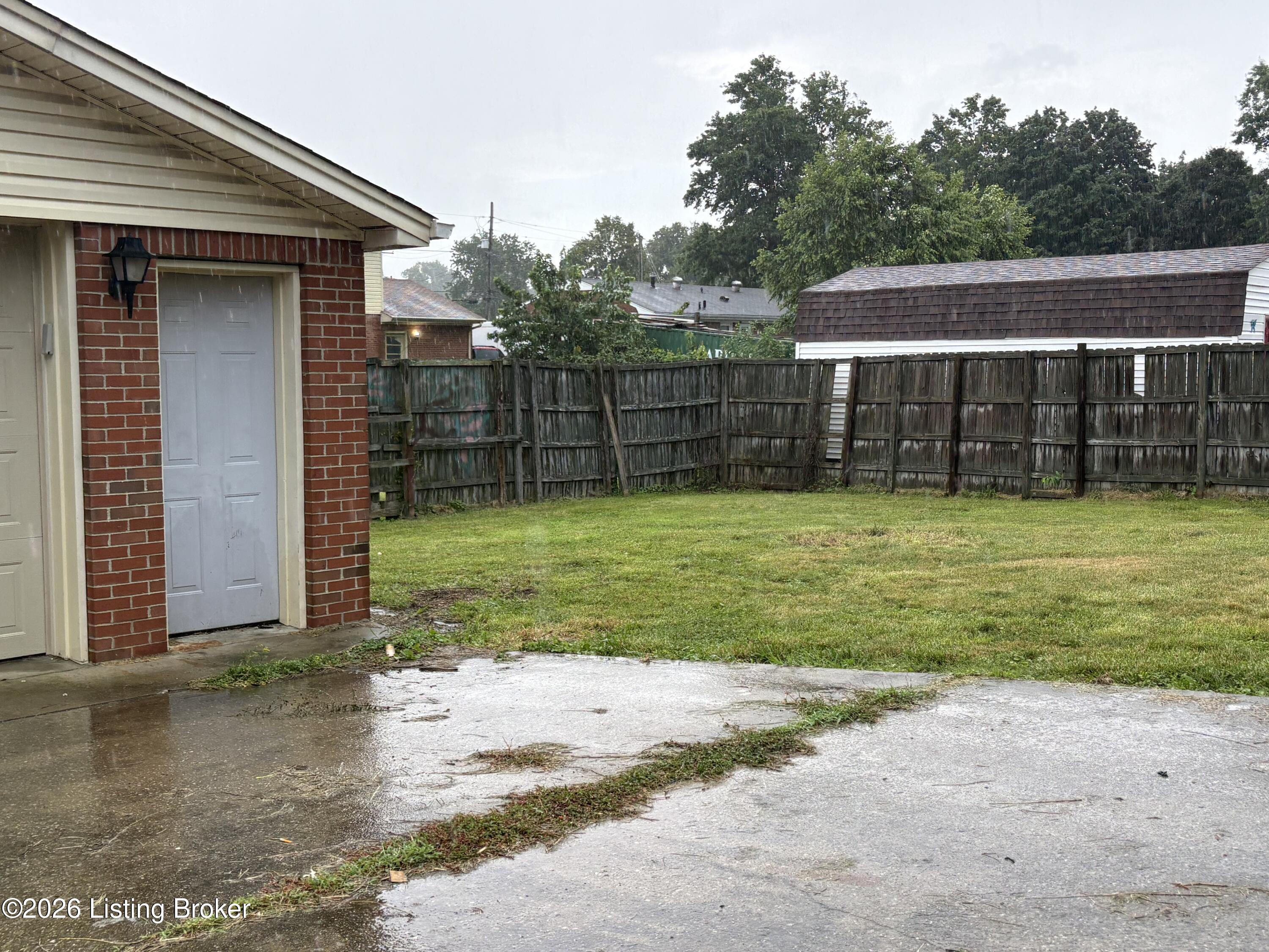 6709 Falling Star Dr Property Photo 5