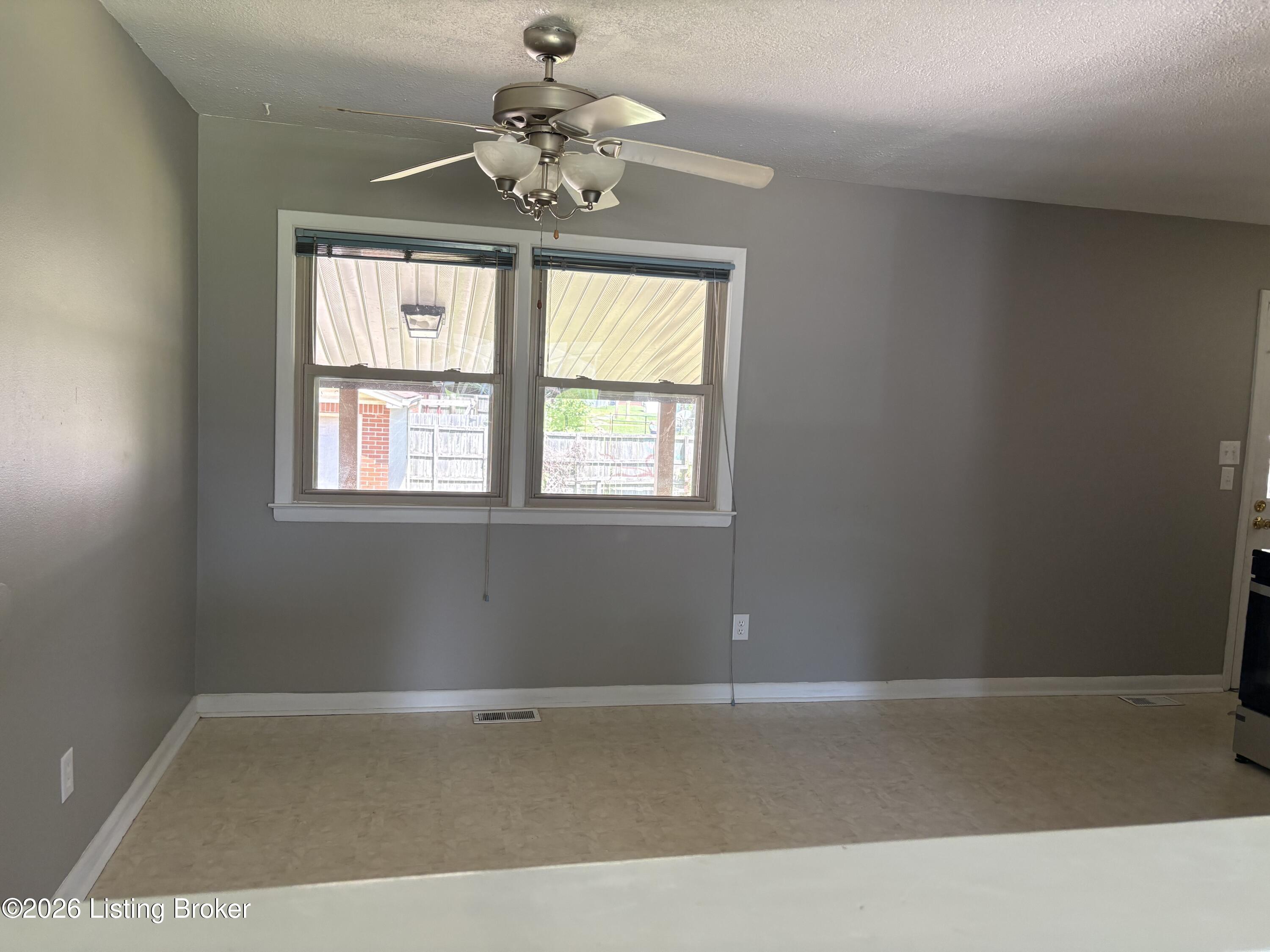 6709 Falling Star Dr Property Photo 11