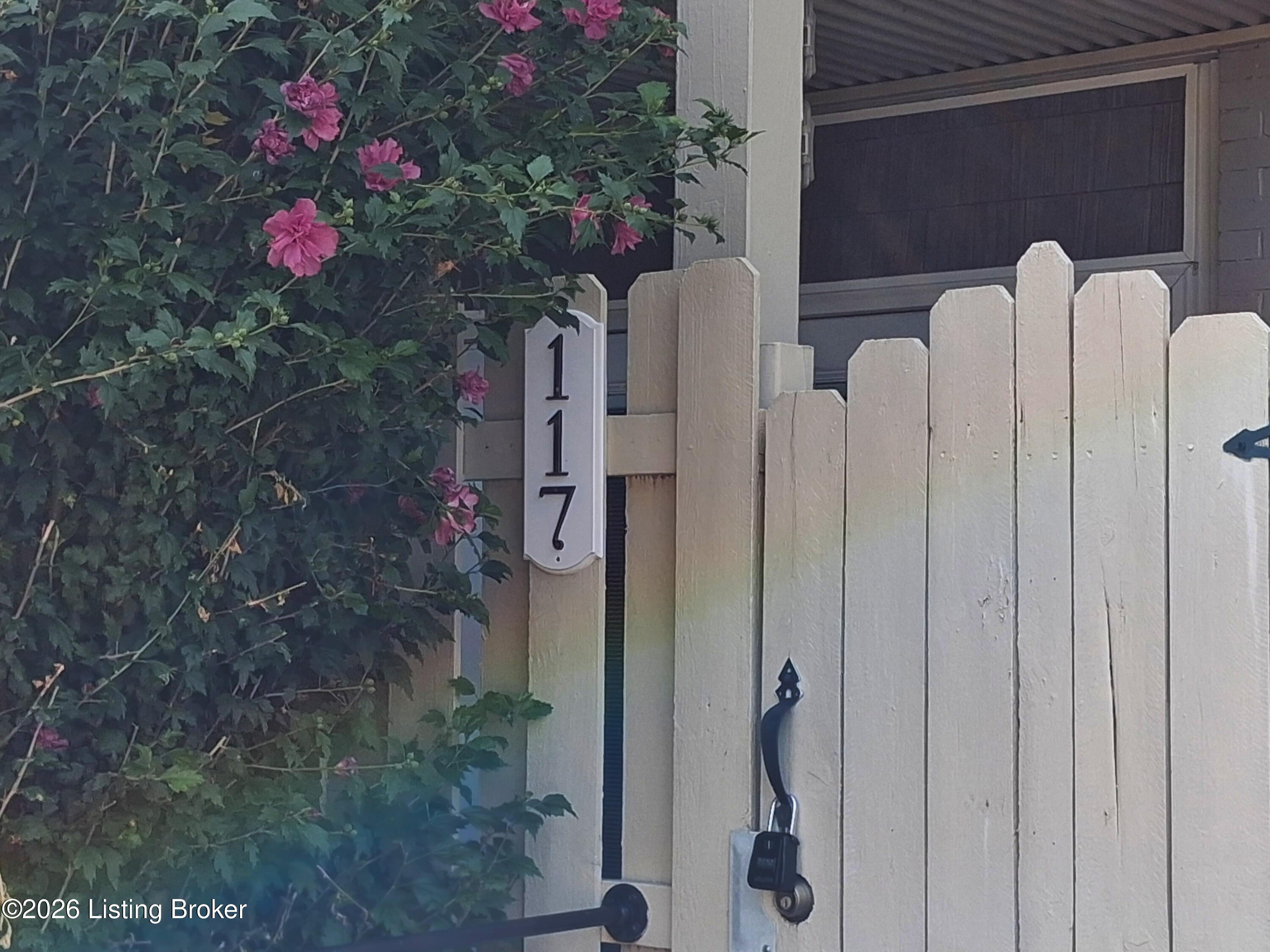 1935 Gardiner Ln H117 Property Photo 18