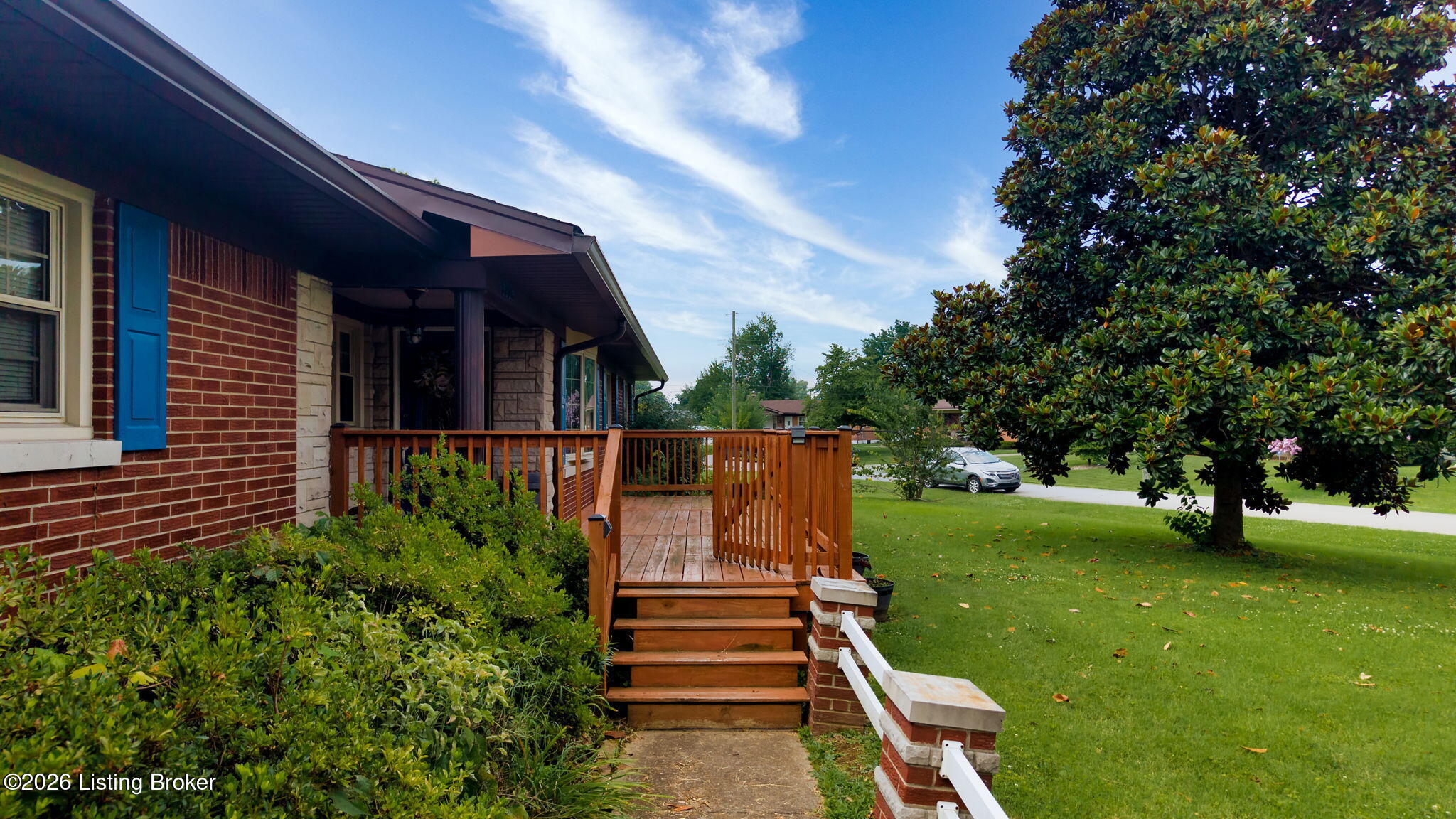 5225 Venus Dr Property Photo 3