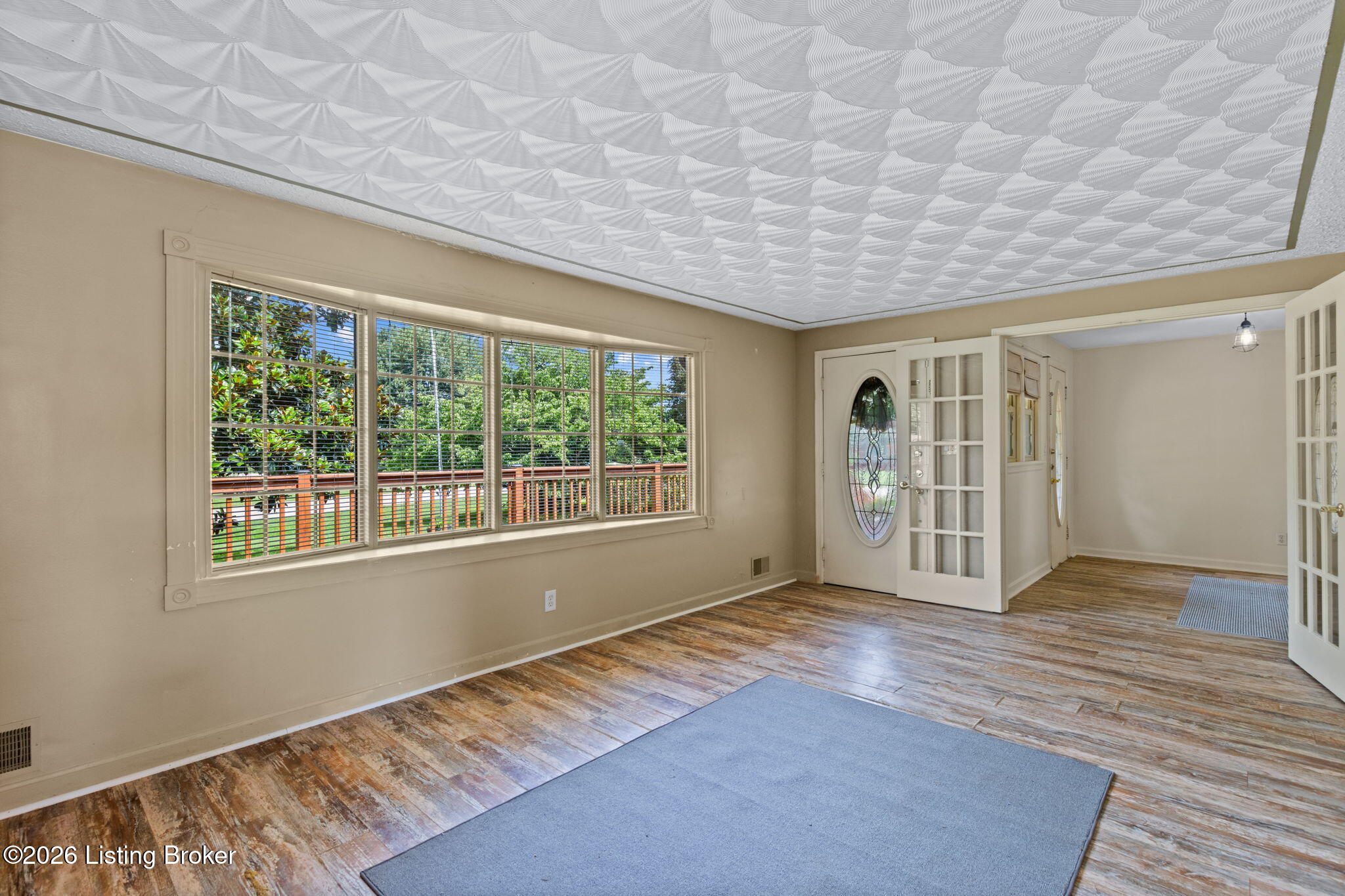 5225 Venus Dr Property Photo 12