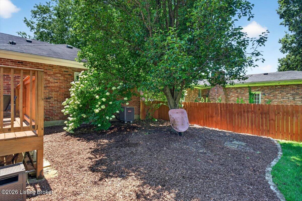 11019 Brechin Rd Property Photo 10