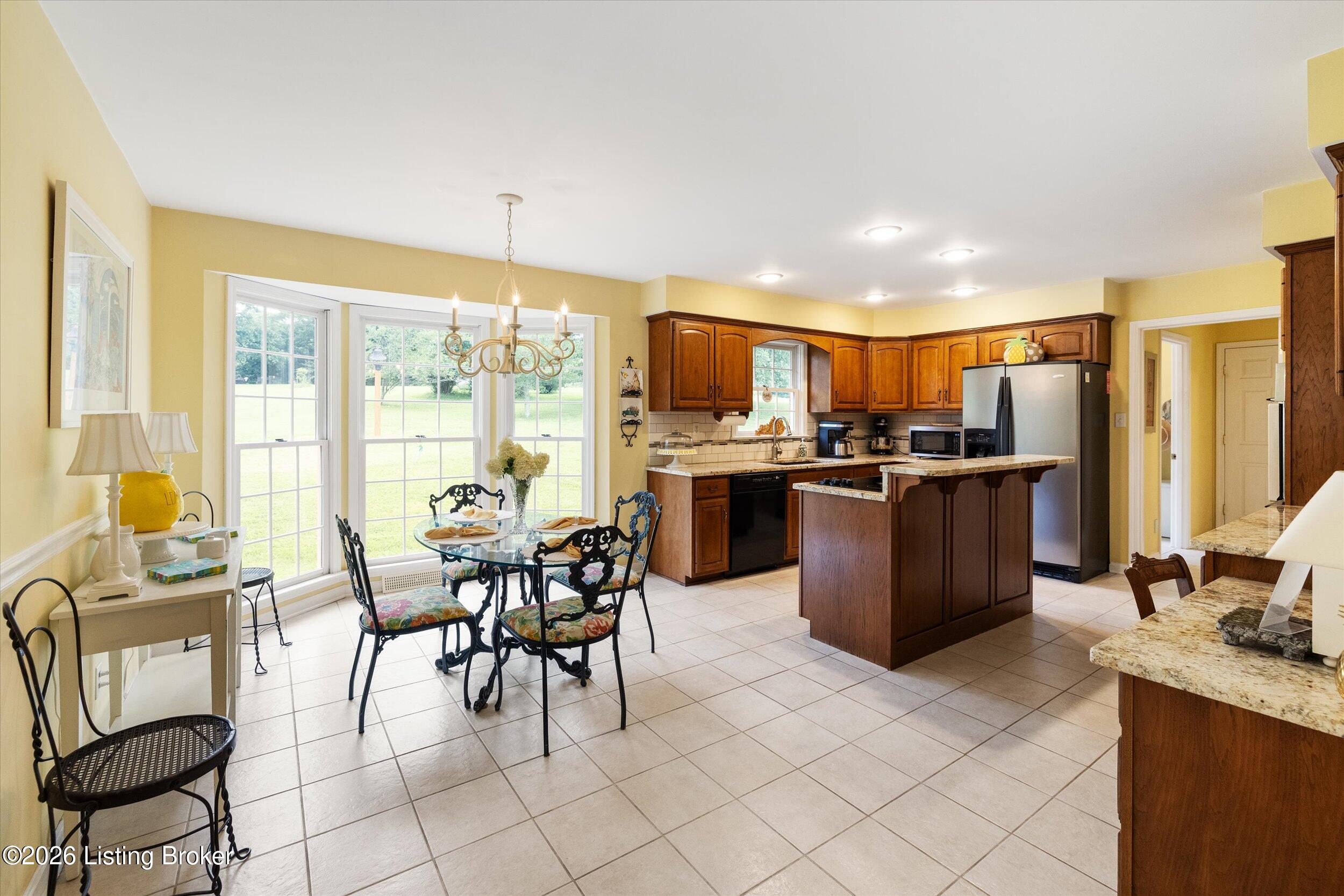 7412 Routt Rd Property Photo 11