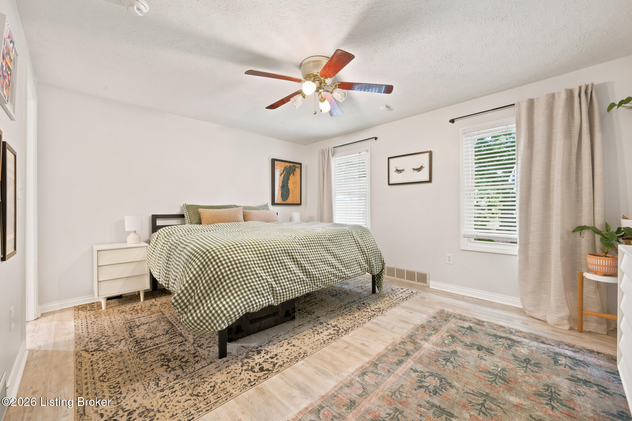 172 N Bellaire Ave Property Photo 20
