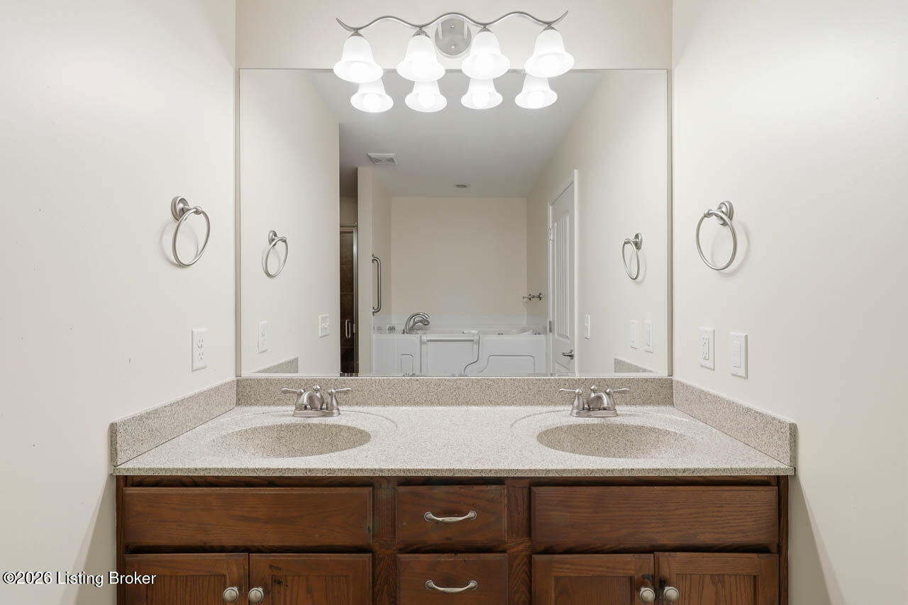 9015 Pinnacle Place Dr Property Photo 16