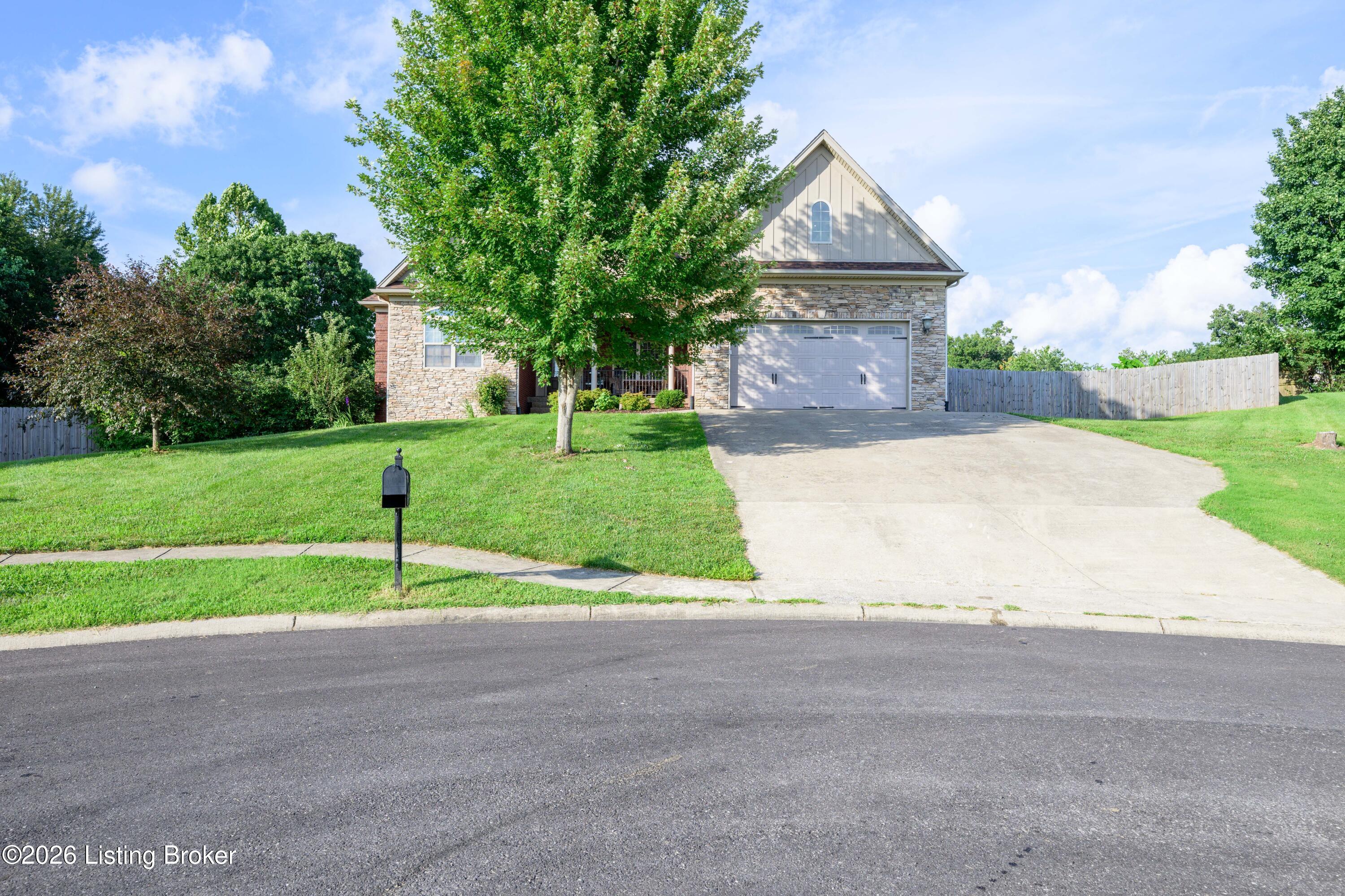 731 Vanderbilt Dr Property Photo 3