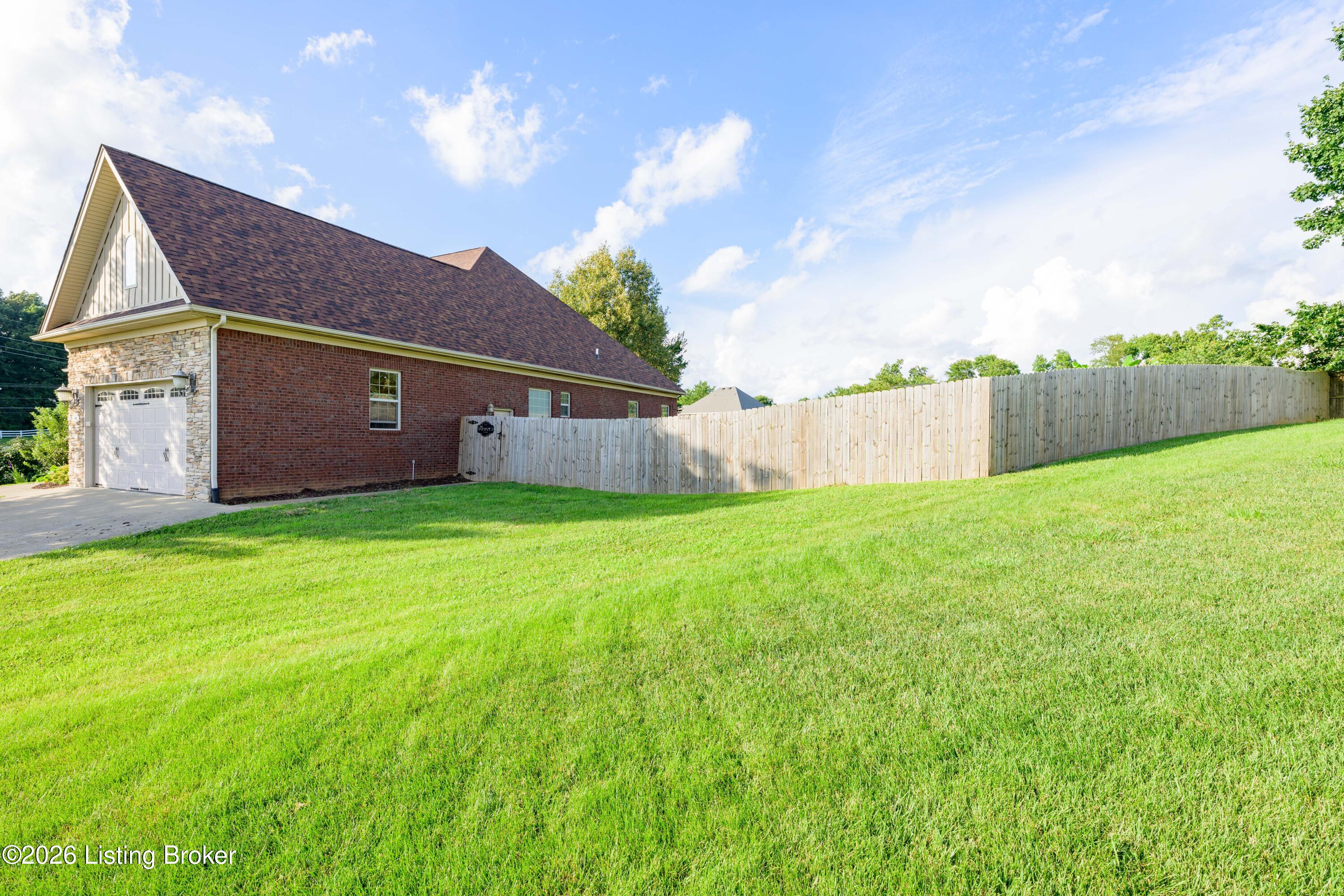 731 Vanderbilt Dr Property Photo 8