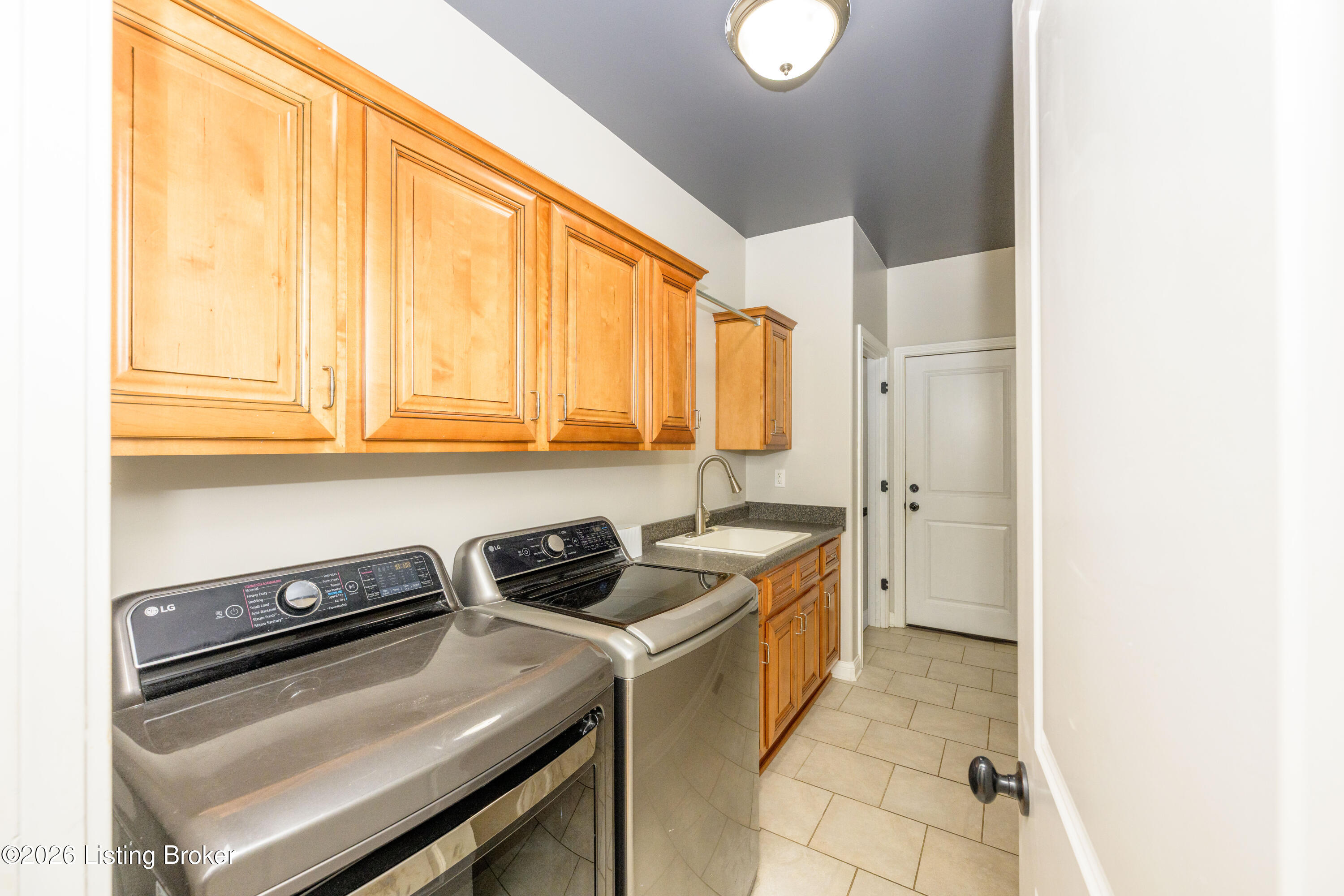 731 Vanderbilt Dr Property Photo 34