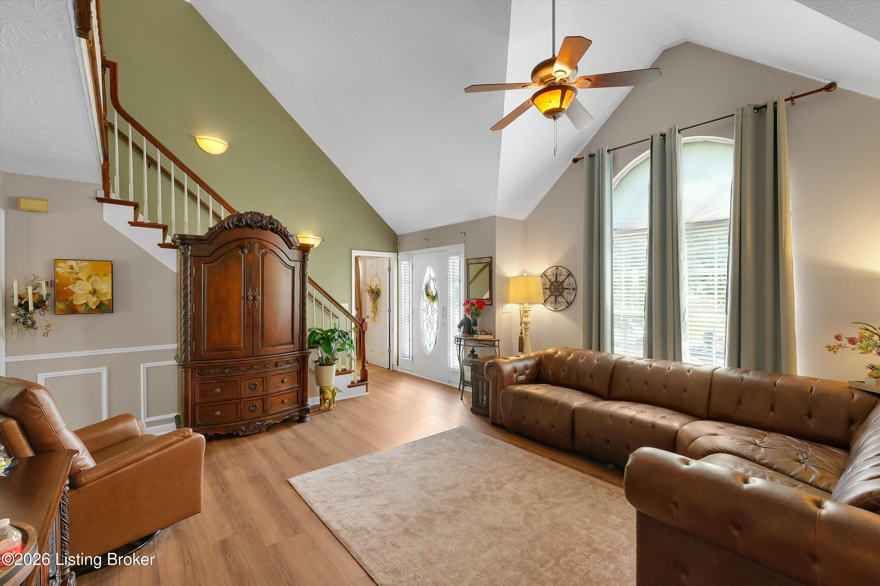 10527 Leven Blvd Property Photo 6
