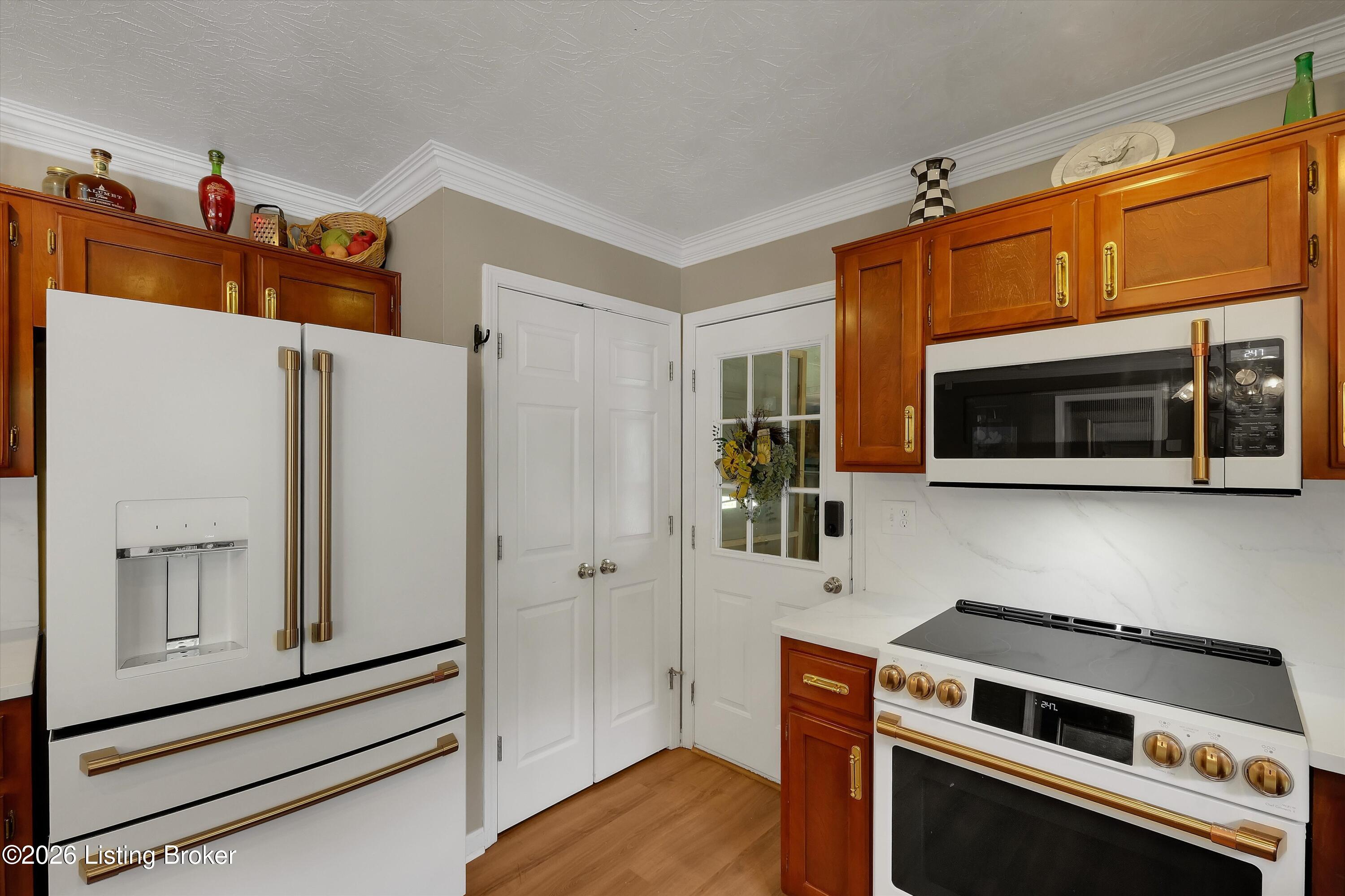 10527 Leven Blvd Property Photo 13