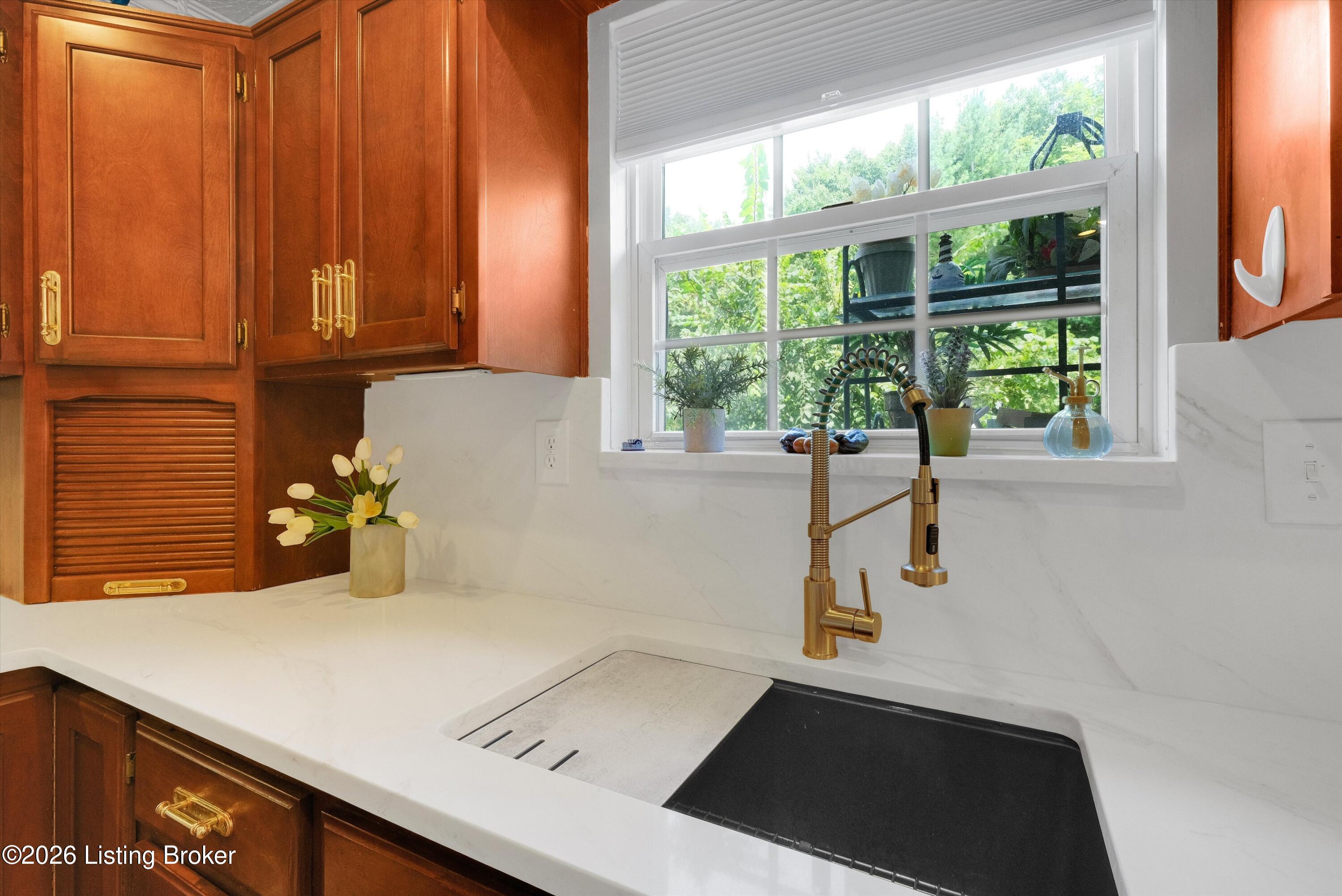 10527 Leven Blvd Property Photo 16
